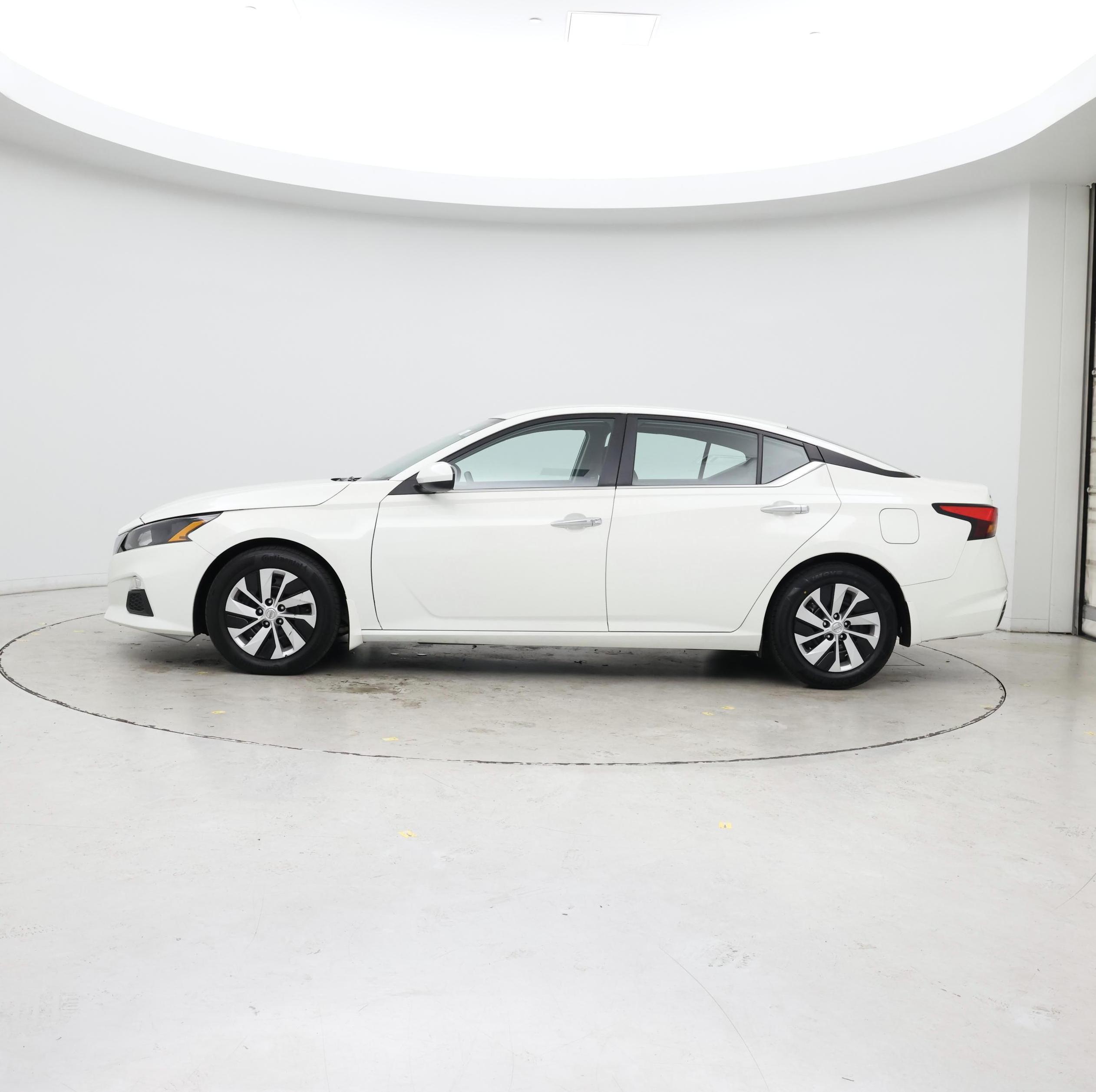 Thumbnail: 2022 Nissan Altima - 3