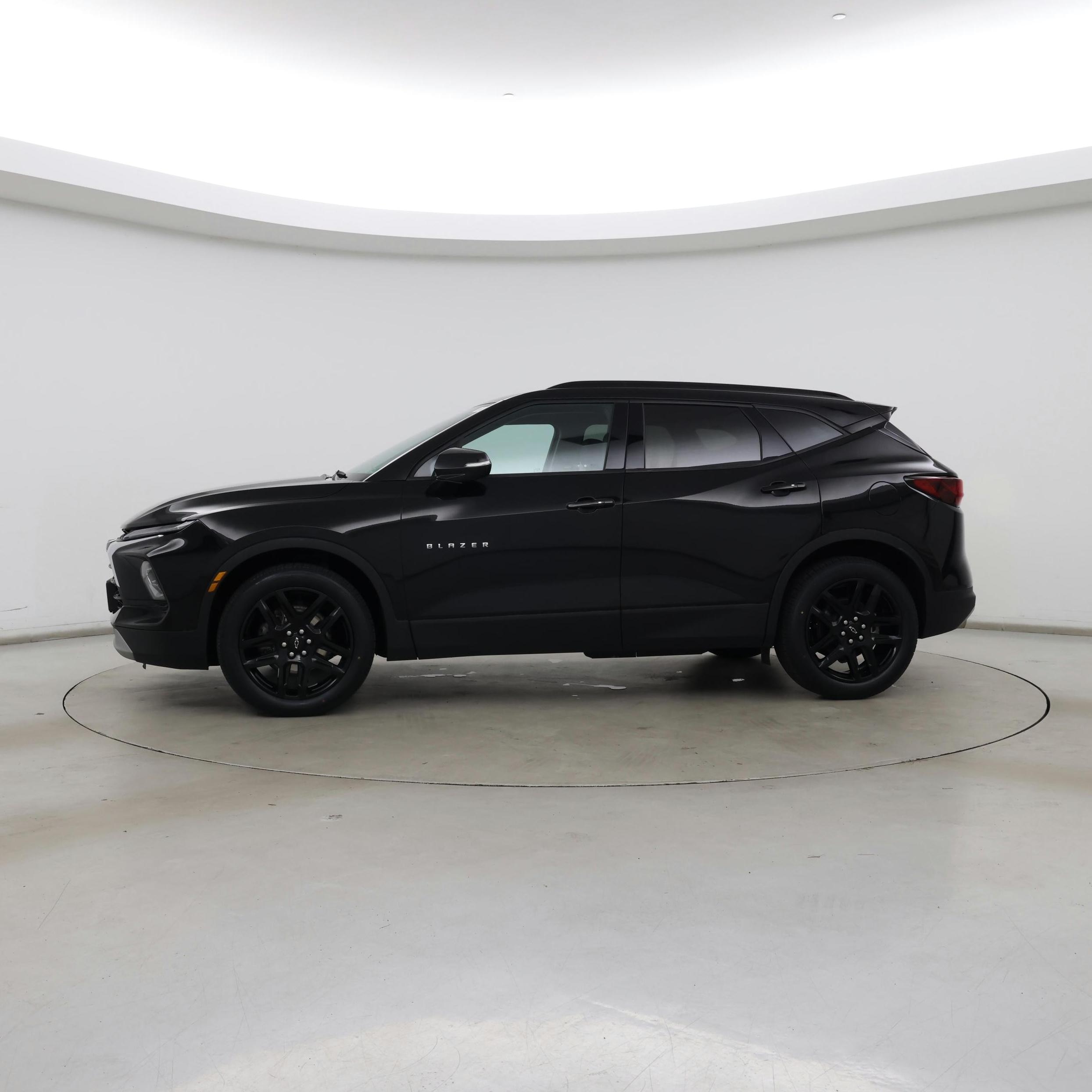 Thumbnail: 2023 Chevrolet Blazer - 3