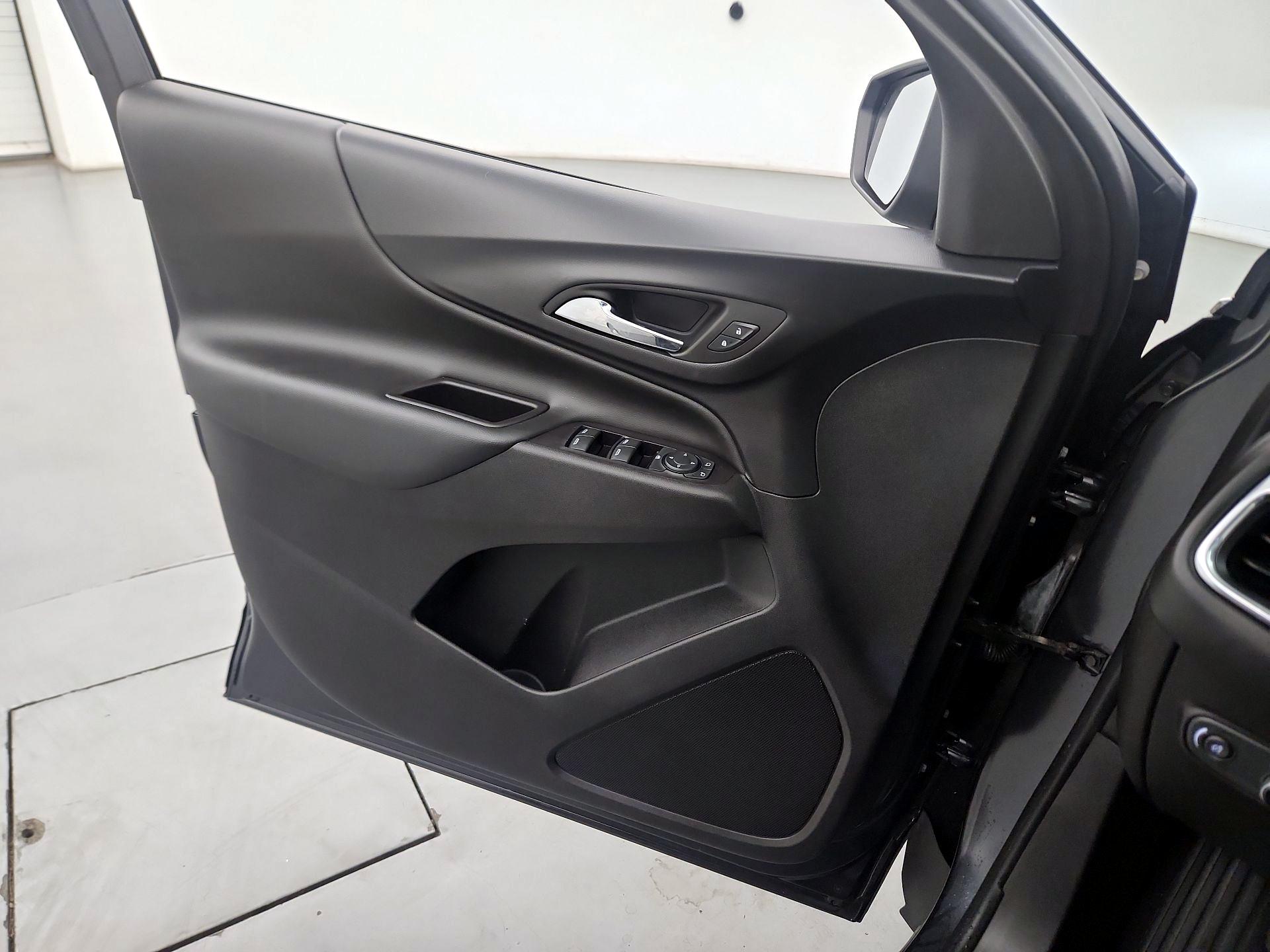 Thumbnail: 2022 Chevrolet Equinox - 12