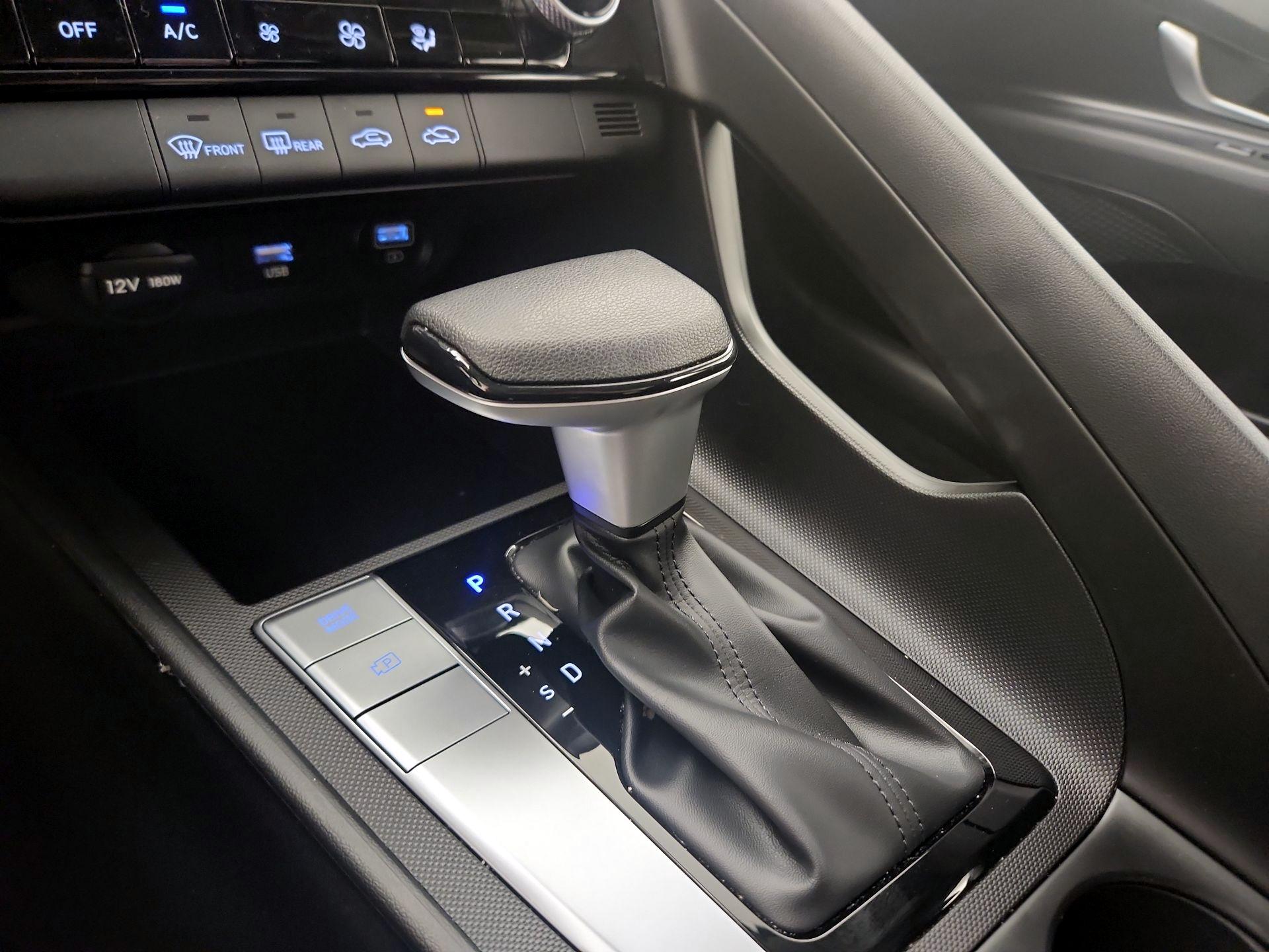 Thumbnail: 2023 Hyundai Elantra - 17