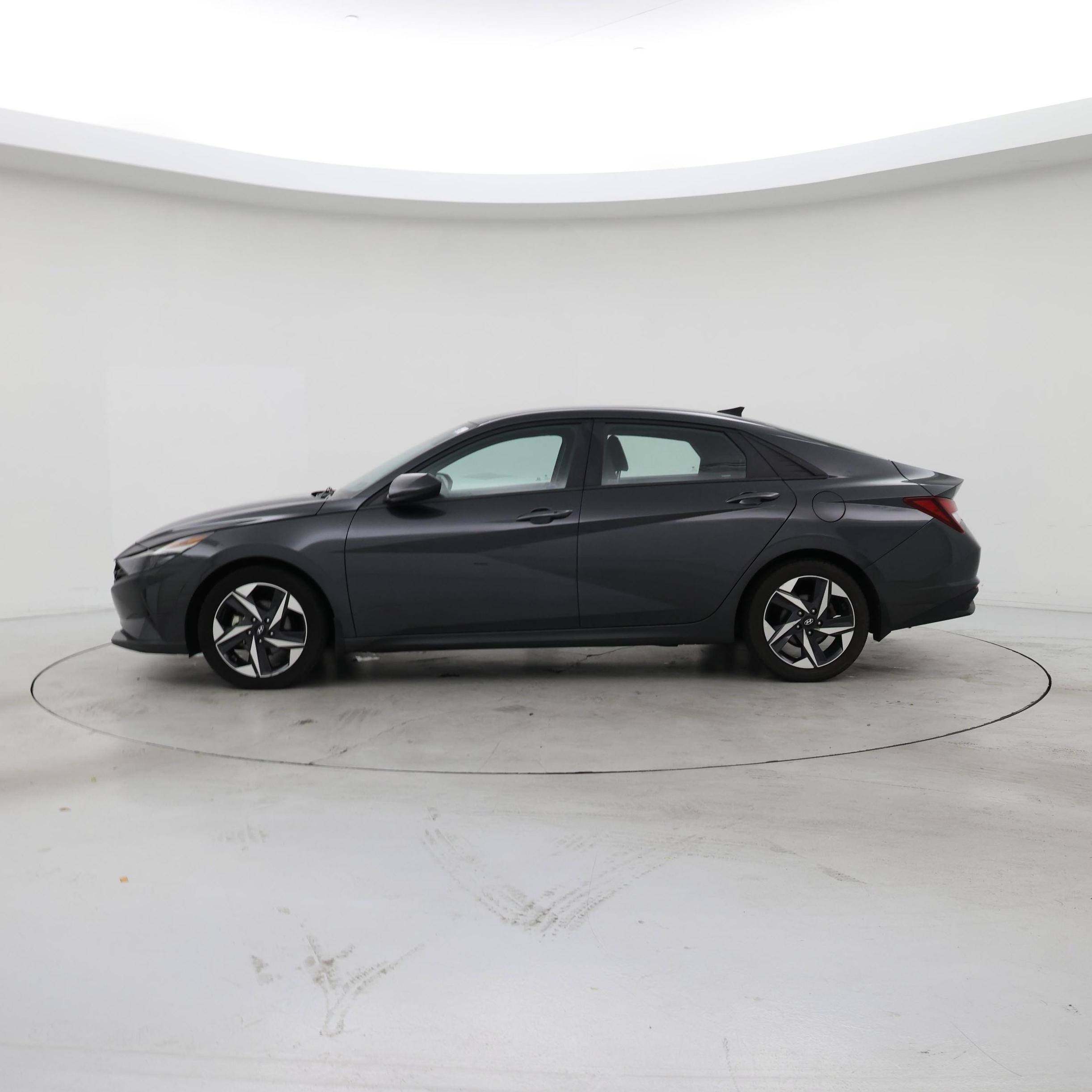 Thumbnail: 2023 Hyundai Elantra - 3