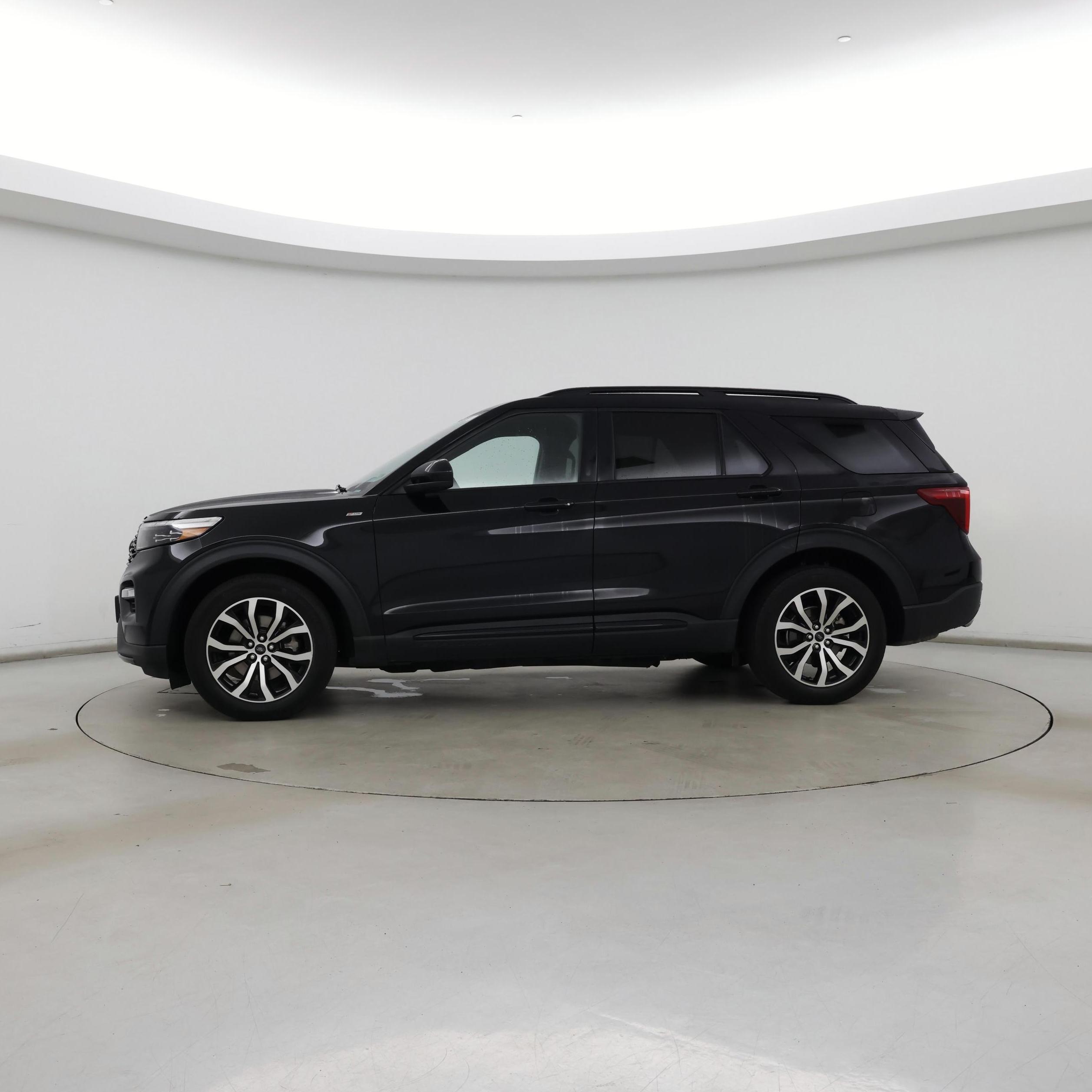 Thumbnail: 2022 Ford Explorer - 3