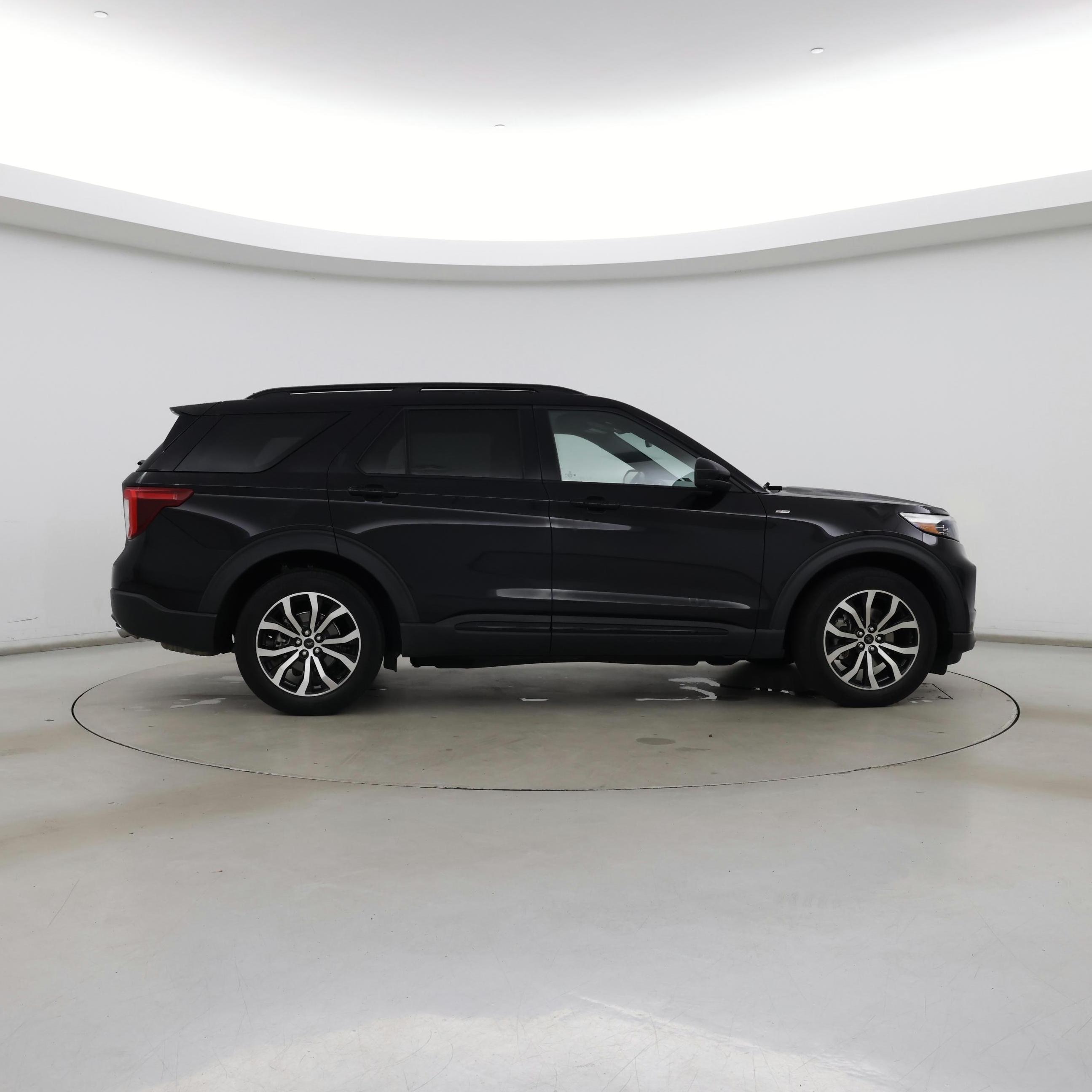 Thumbnail: 2022 Ford Explorer - 7