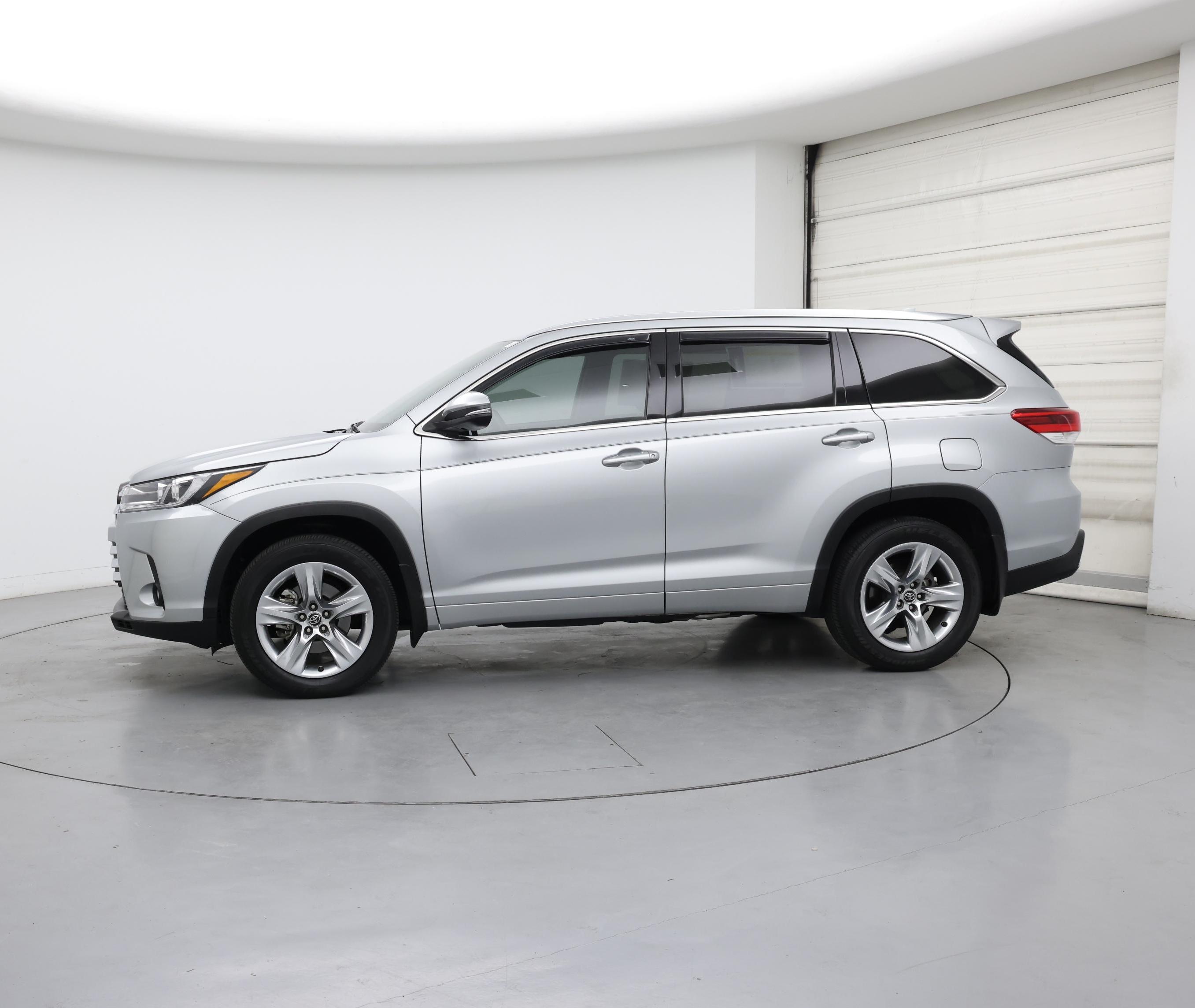 Thumbnail: 2017 Toyota Highlander - 3