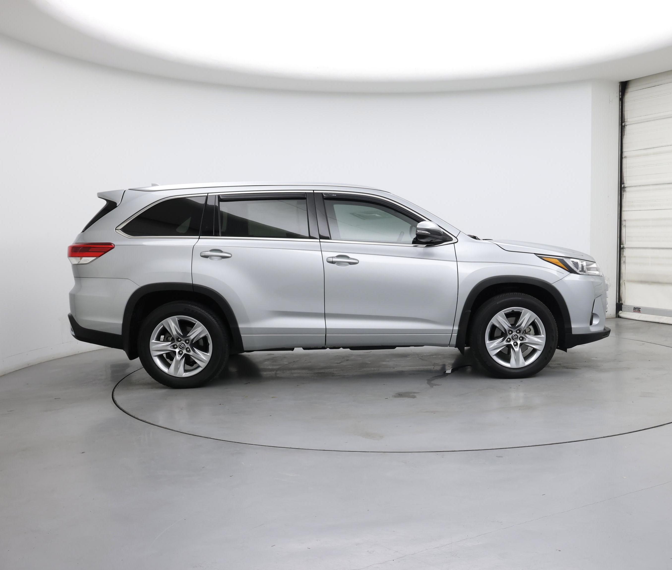 Thumbnail: 2017 Toyota Highlander - 7