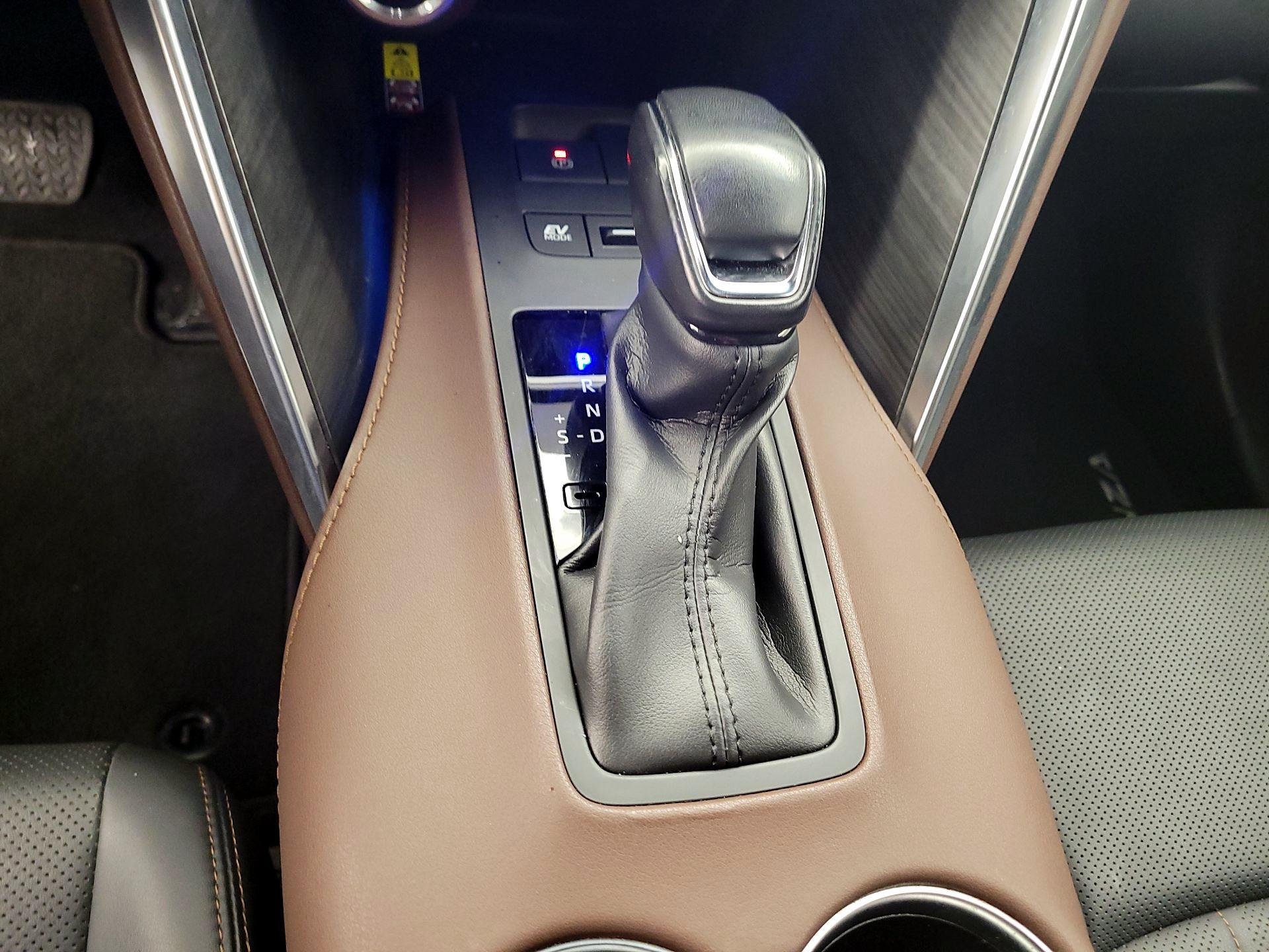 Thumbnail: 2023 Toyota Venza - 15