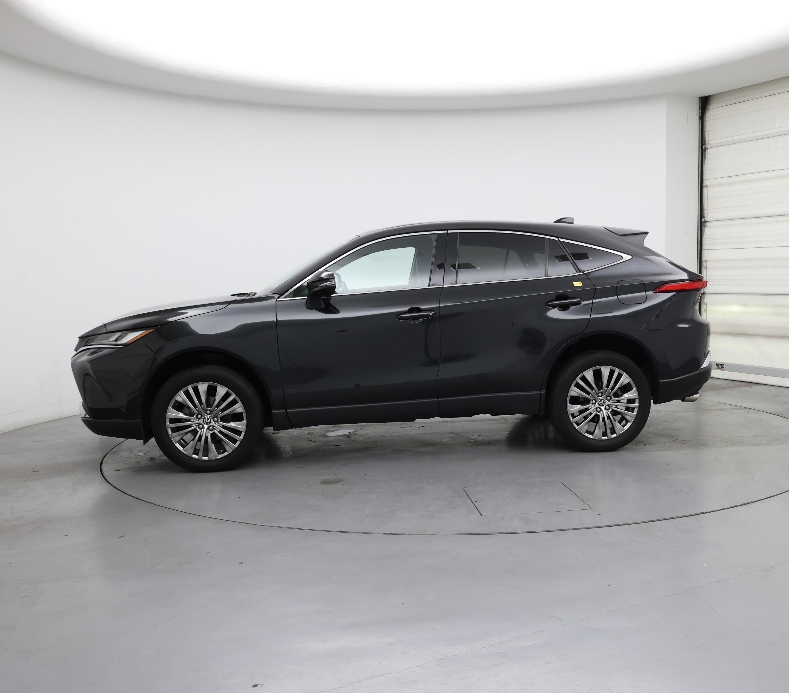 Thumbnail: 2023 Toyota Venza - 3