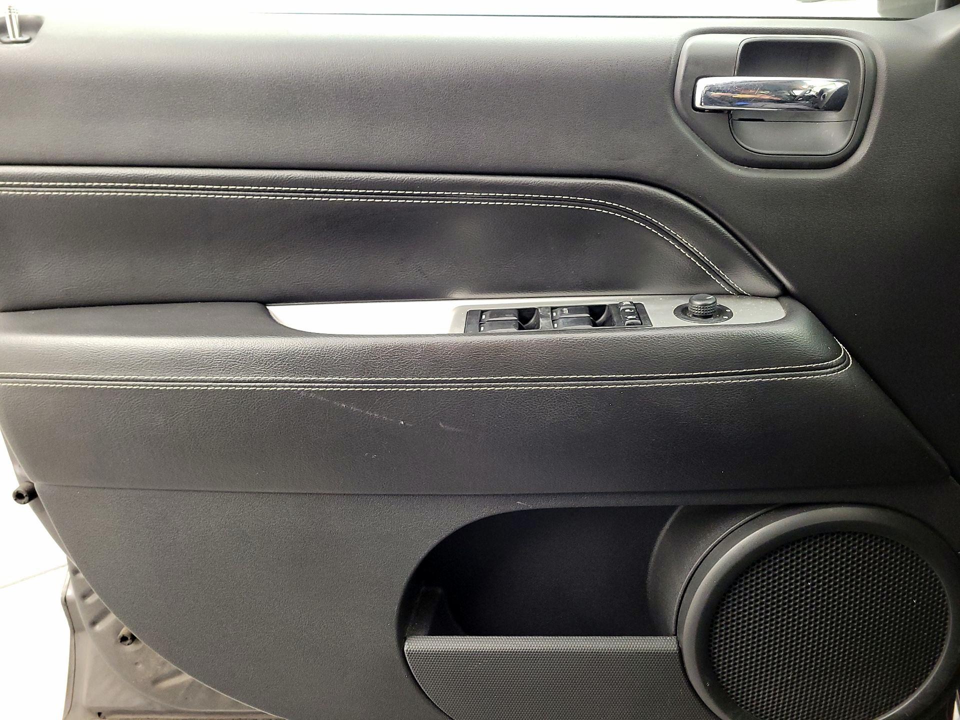 Thumbnail: 2015 Jeep Compass - 12