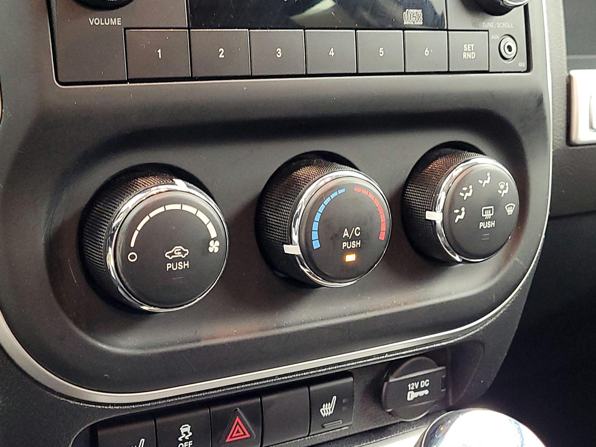 Thumbnail: 2015 Jeep Compass - 14