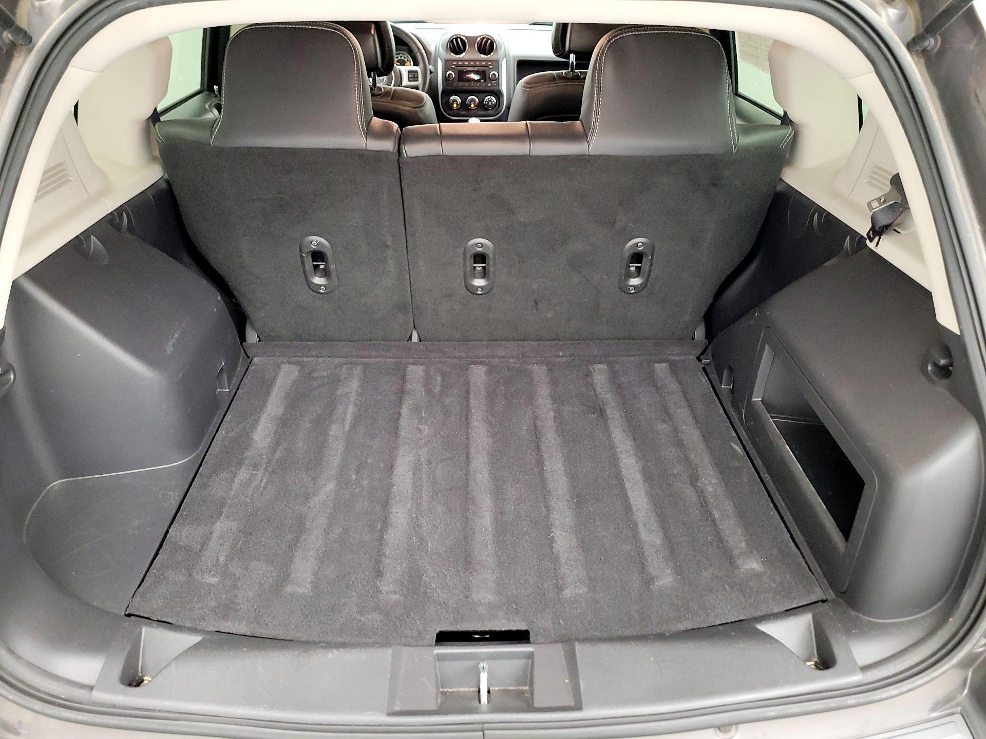 Thumbnail: 2015 Jeep Compass - 18