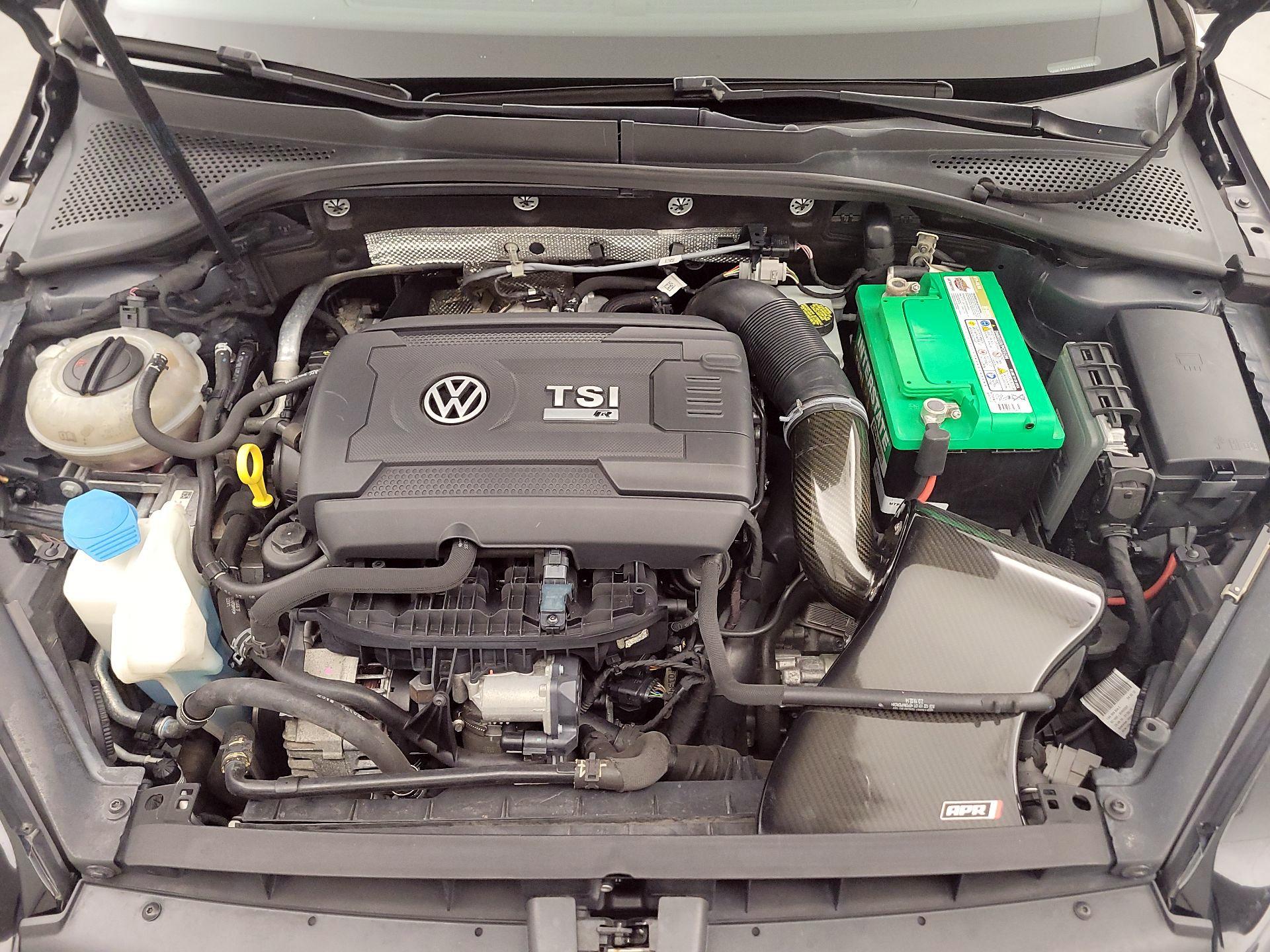 Thumbnail: 2016 Volkswagen Golf - 17