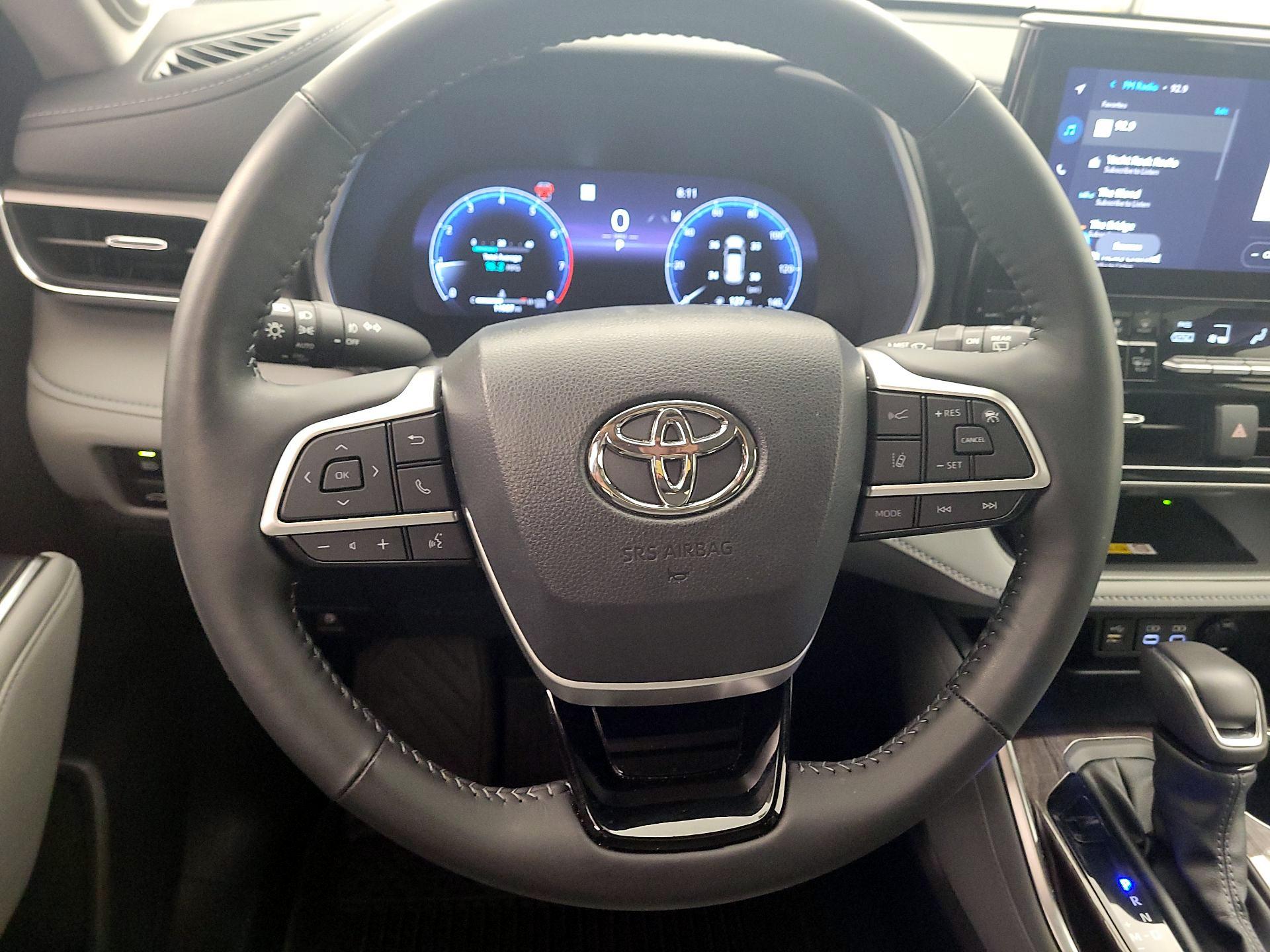 Thumbnail: 2024 Toyota Highlander - 10