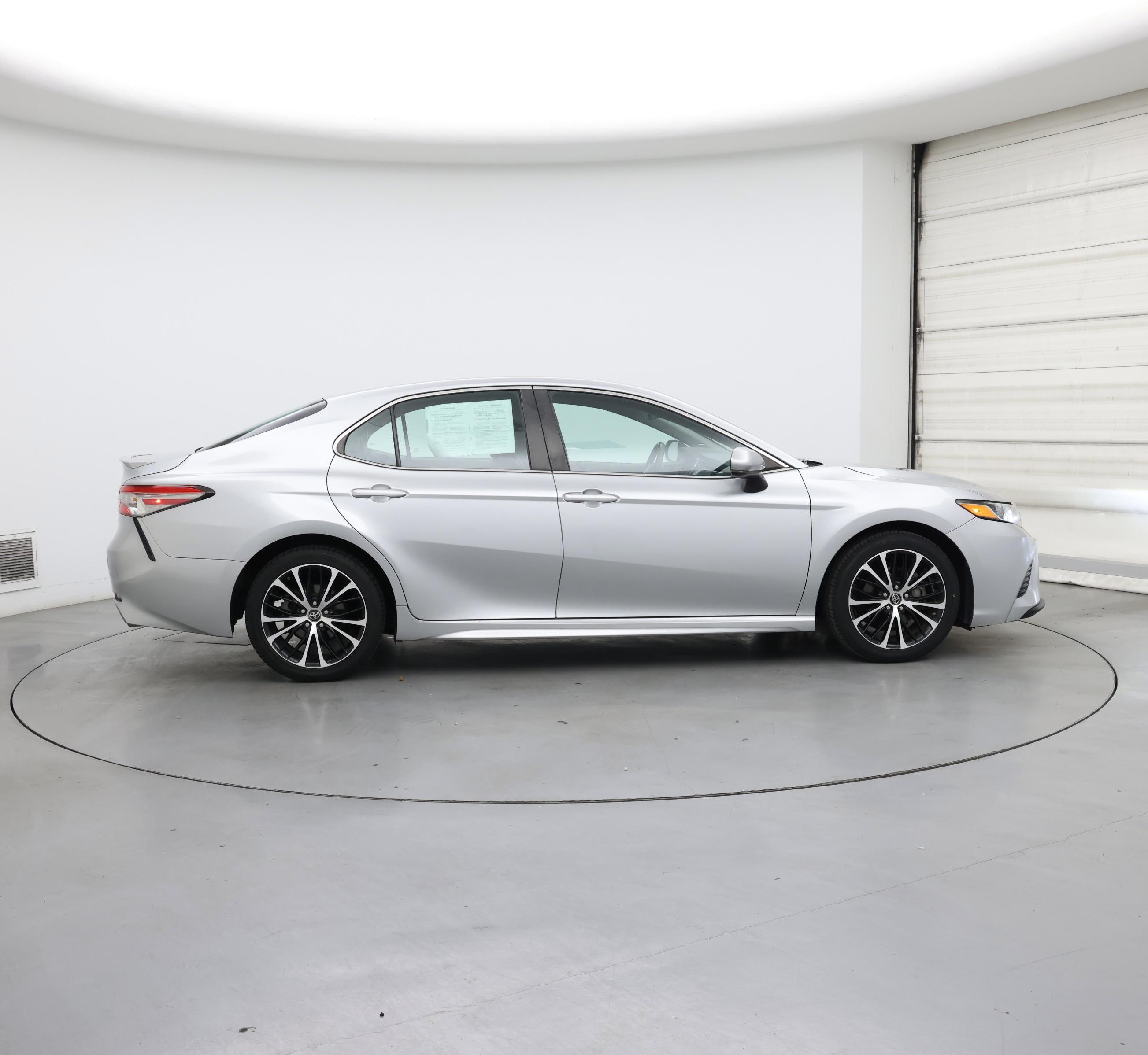 Thumbnail: 2018 Toyota Camry - 7