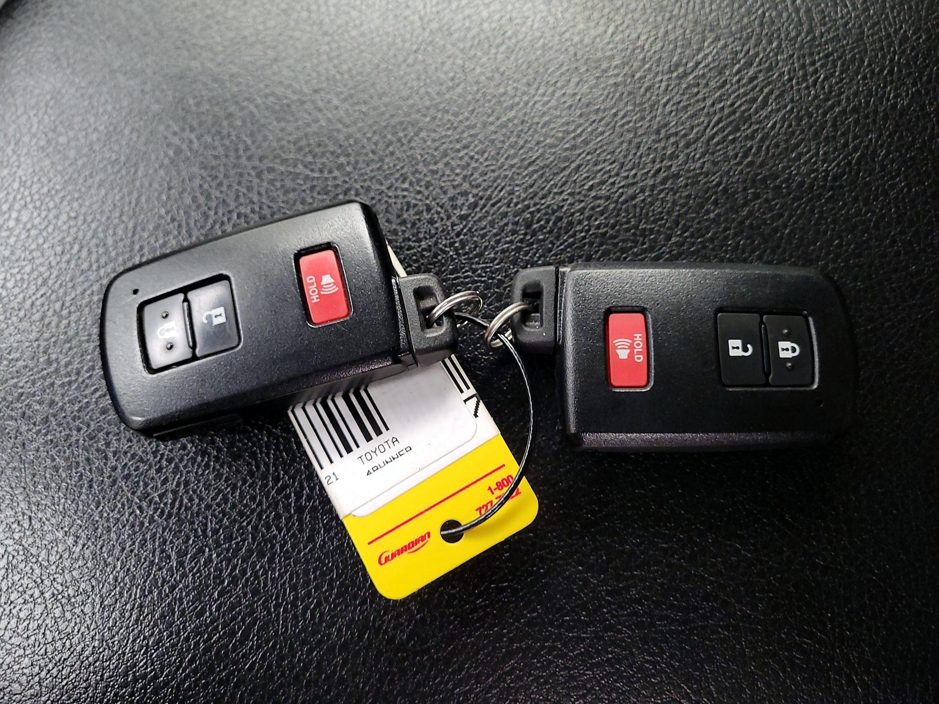 Thumbnail: 2021 Toyota 4Runner - 18