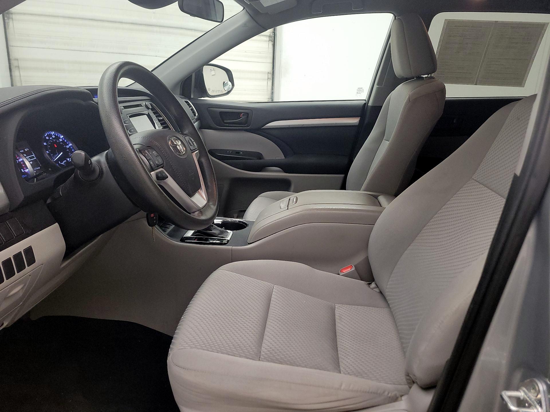 Thumbnail: 2019 Toyota Highlander - 11