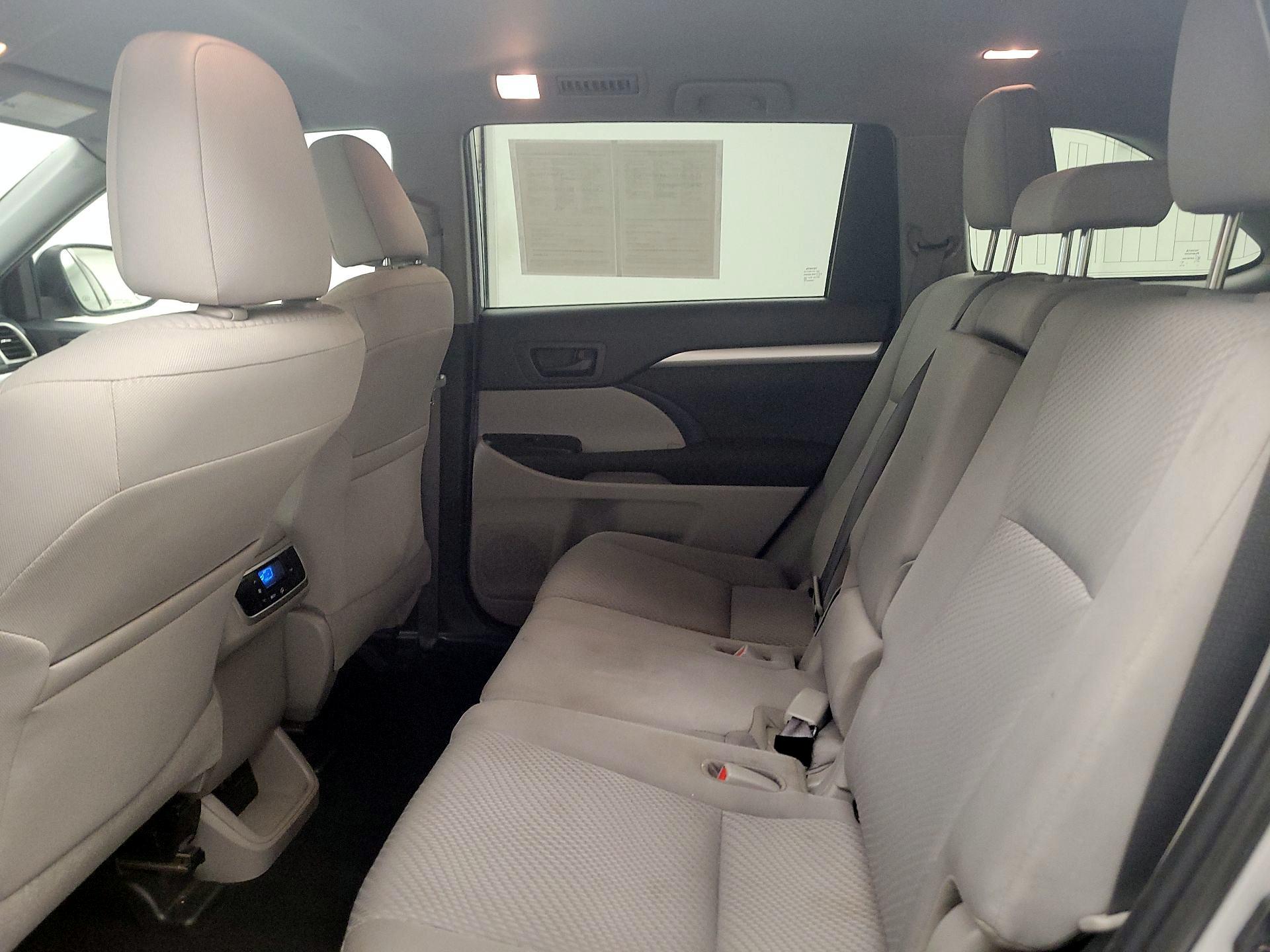 Thumbnail: 2019 Toyota Highlander - 19