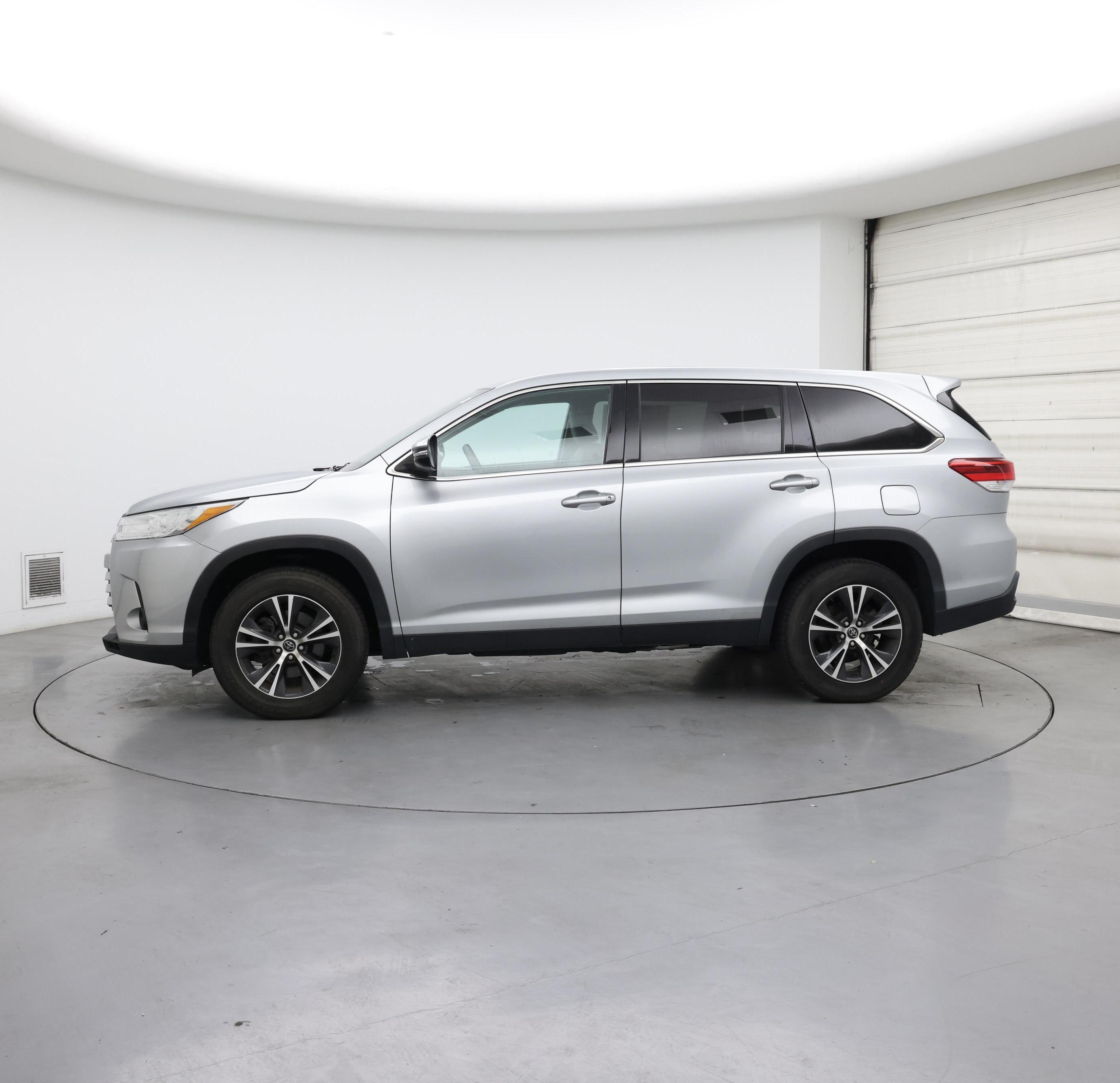 Thumbnail: 2019 Toyota Highlander - 3