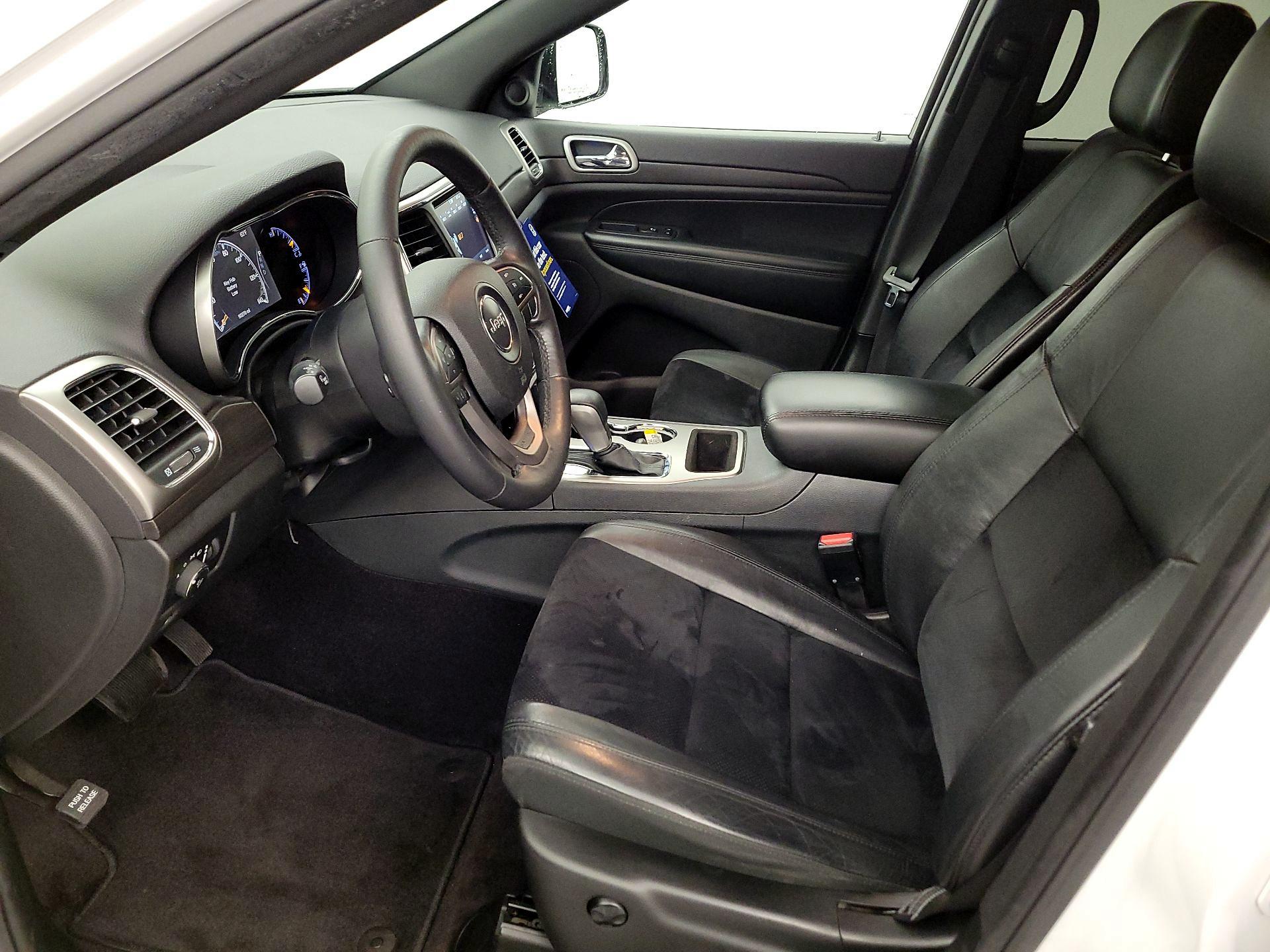 Thumbnail: 2018 Jeep Grand Cherokee - 11