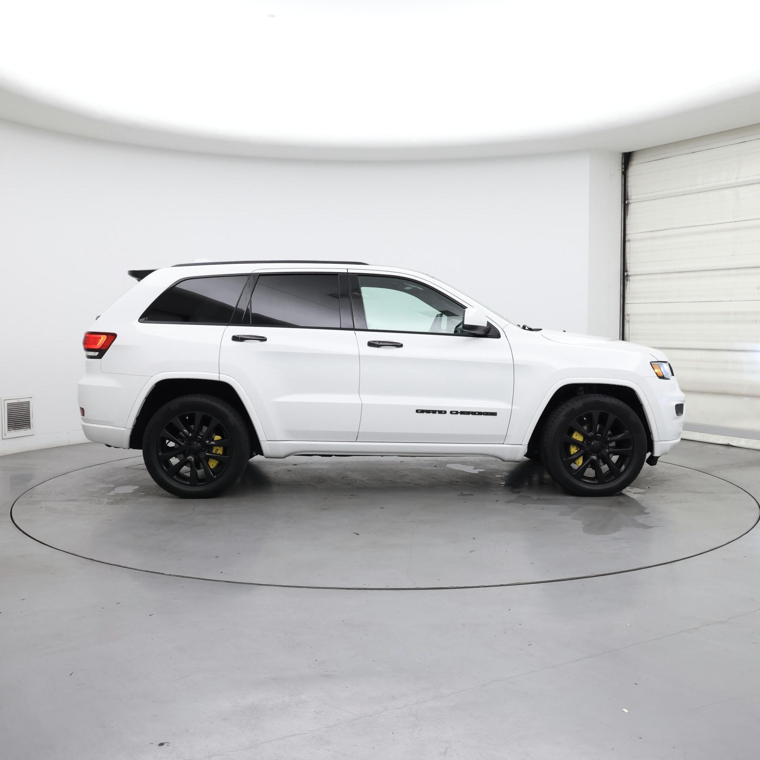 Thumbnail: 2018 Jeep Grand Cherokee - 7