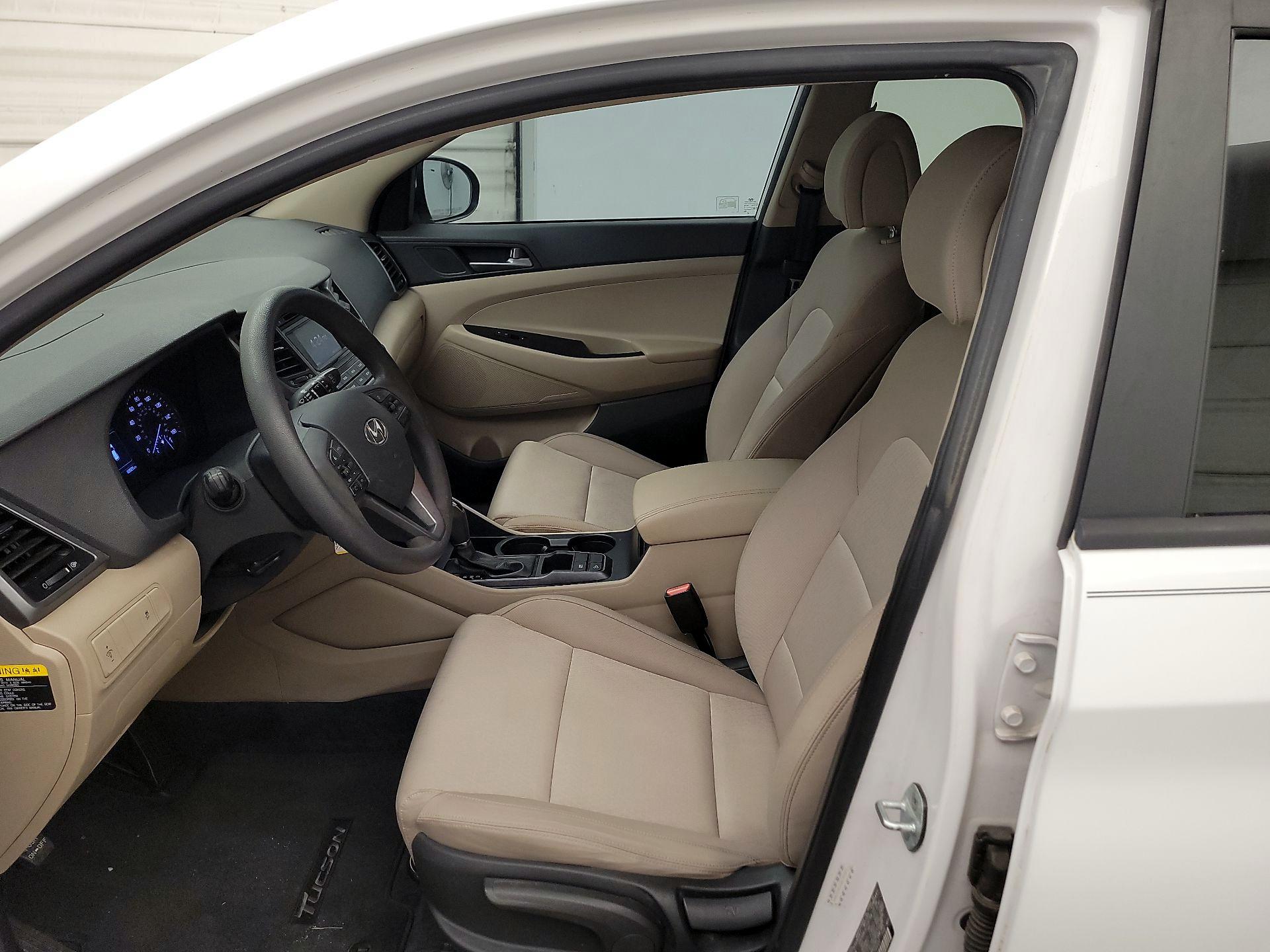 Thumbnail: 2016 Hyundai Tucson - 11