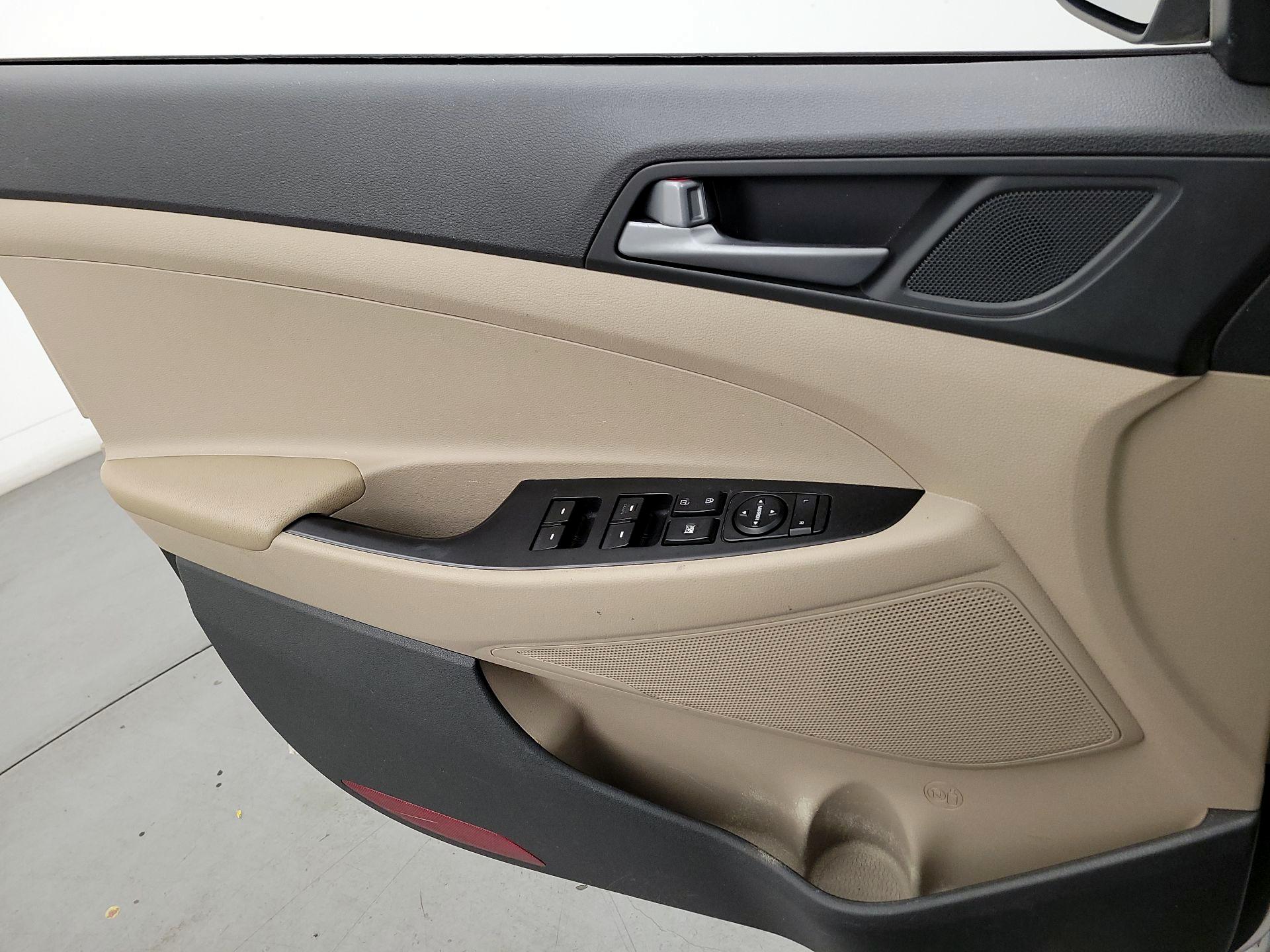 Thumbnail: 2016 Hyundai Tucson - 12