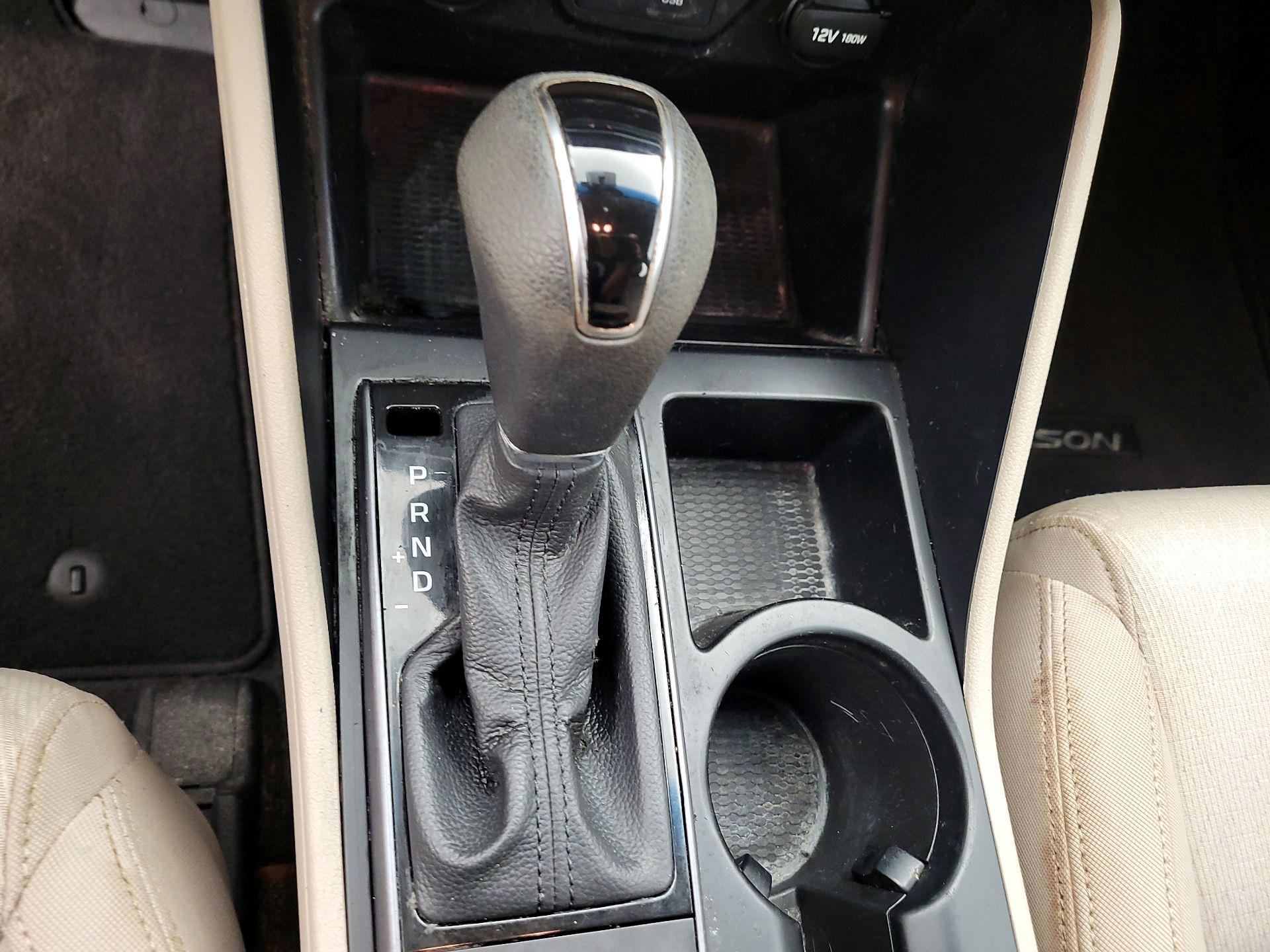 Thumbnail: 2016 Hyundai Tucson - 15