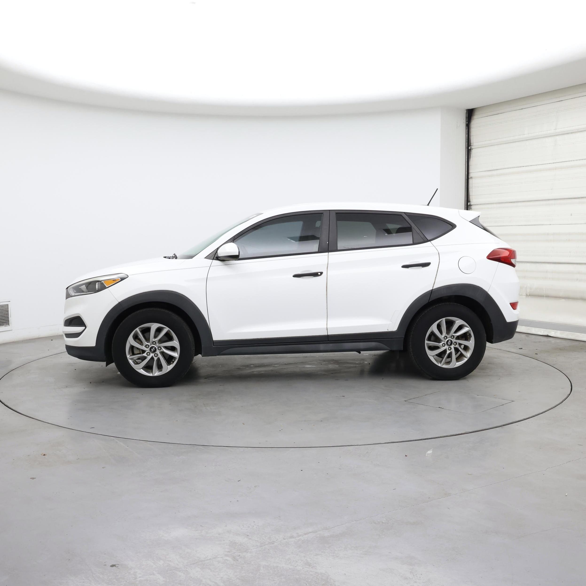 Thumbnail: 2016 Hyundai Tucson - 3