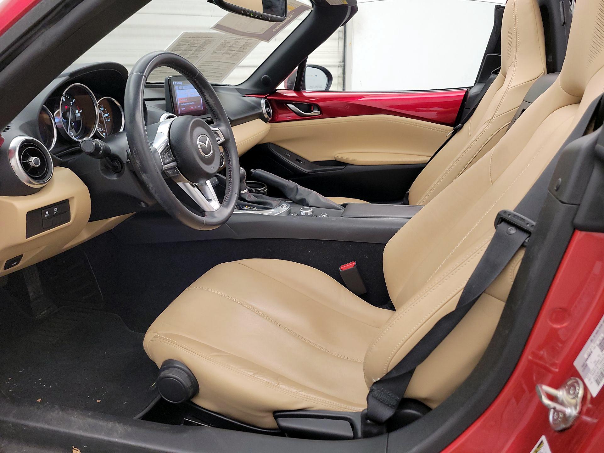 Thumbnail: 2019 Mazda MX-5 Miata - 11