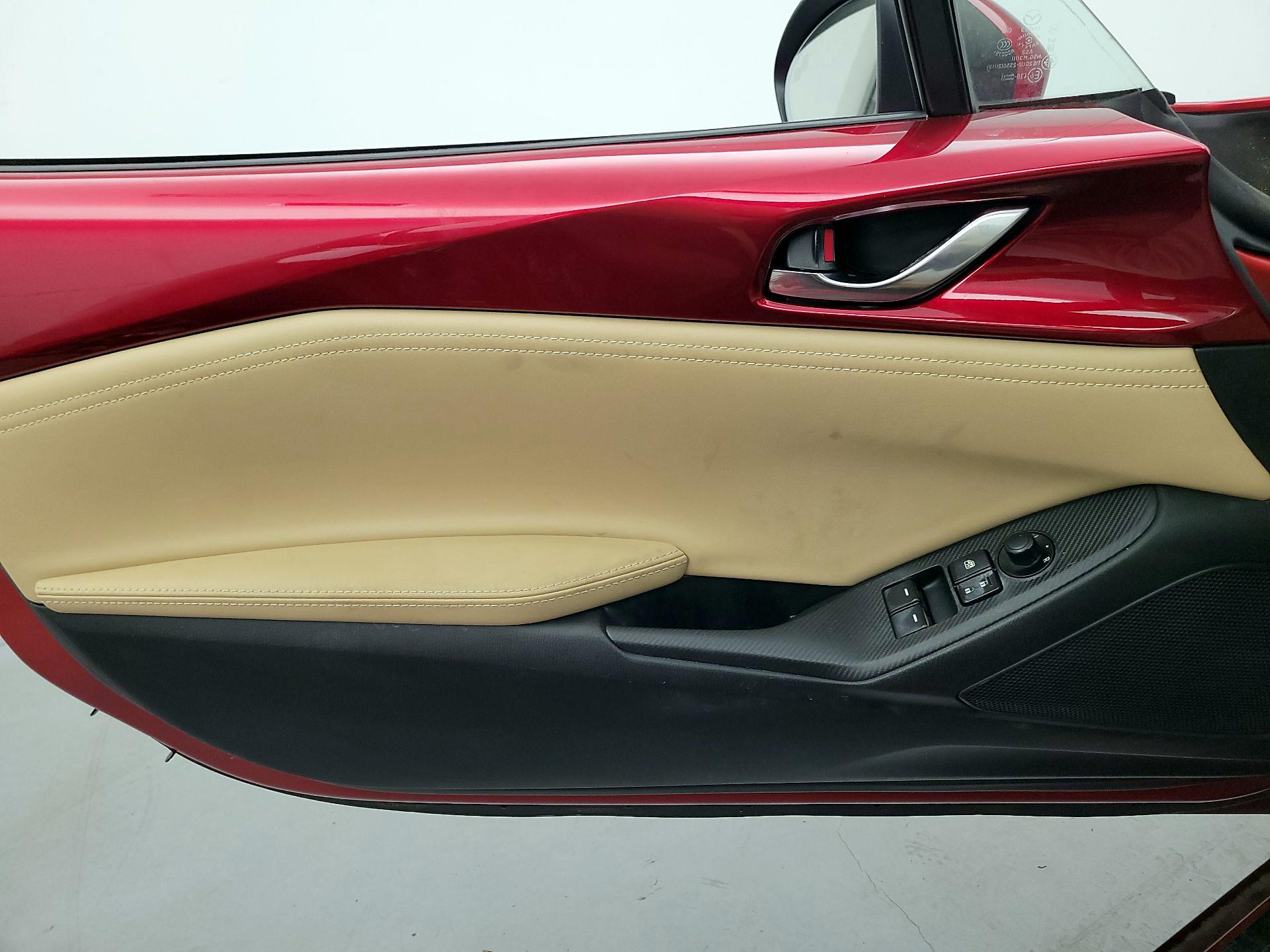 Thumbnail: 2019 Mazda MX-5 Miata - 12