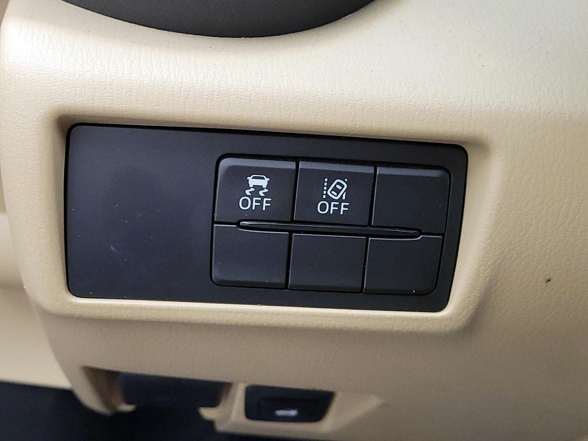 Thumbnail: 2019 Mazda MX-5 Miata - 13