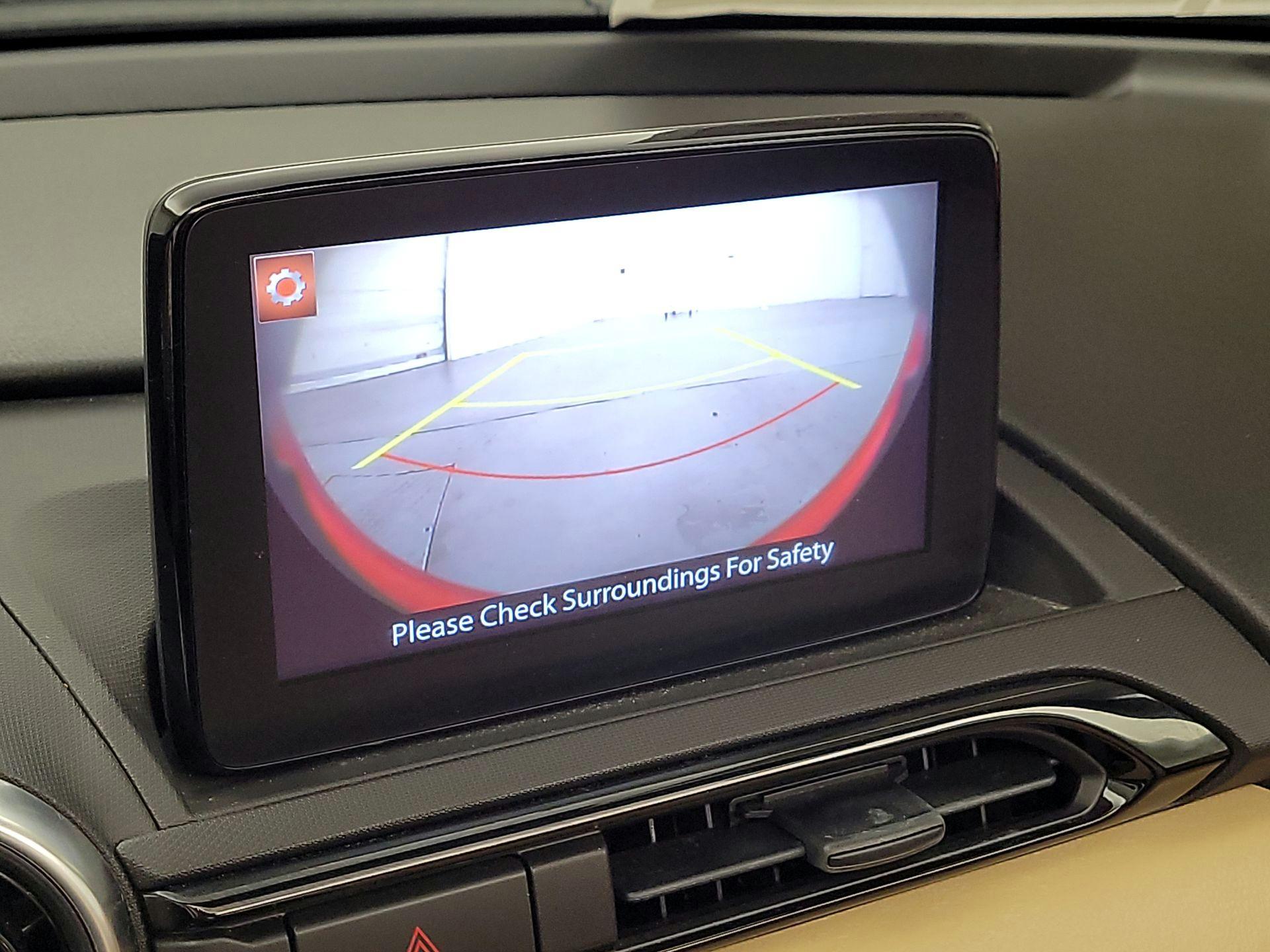 Thumbnail: 2019 Mazda MX-5 Miata - 14