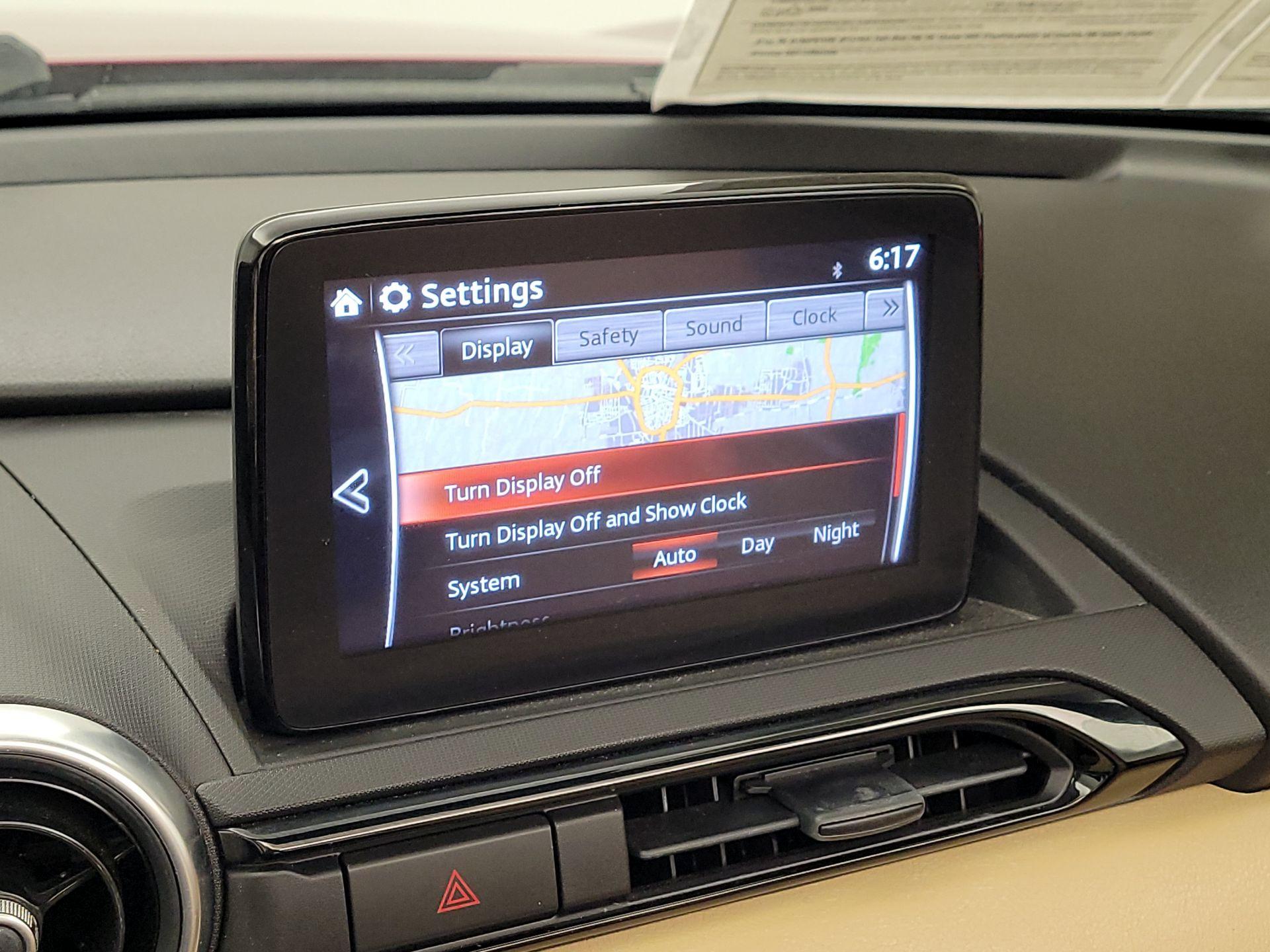 Thumbnail: 2019 Mazda MX-5 Miata - 15