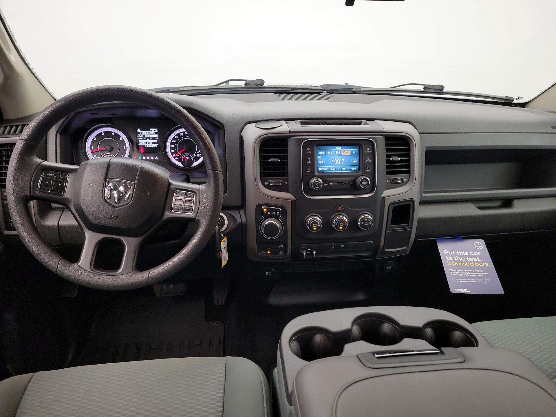 Thumbnail: 2020 RAM 1500 Classic - 9