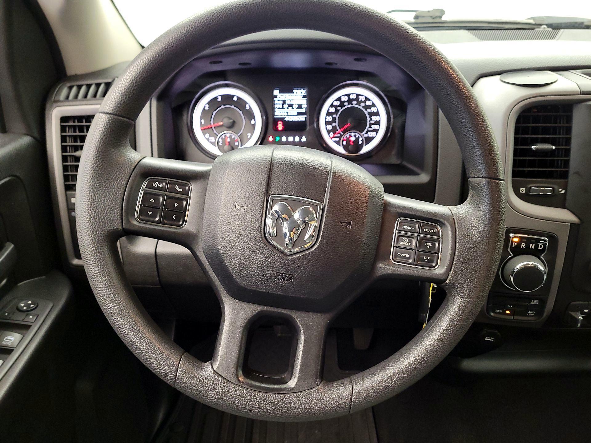 Thumbnail: 2020 RAM 1500 Classic - 10