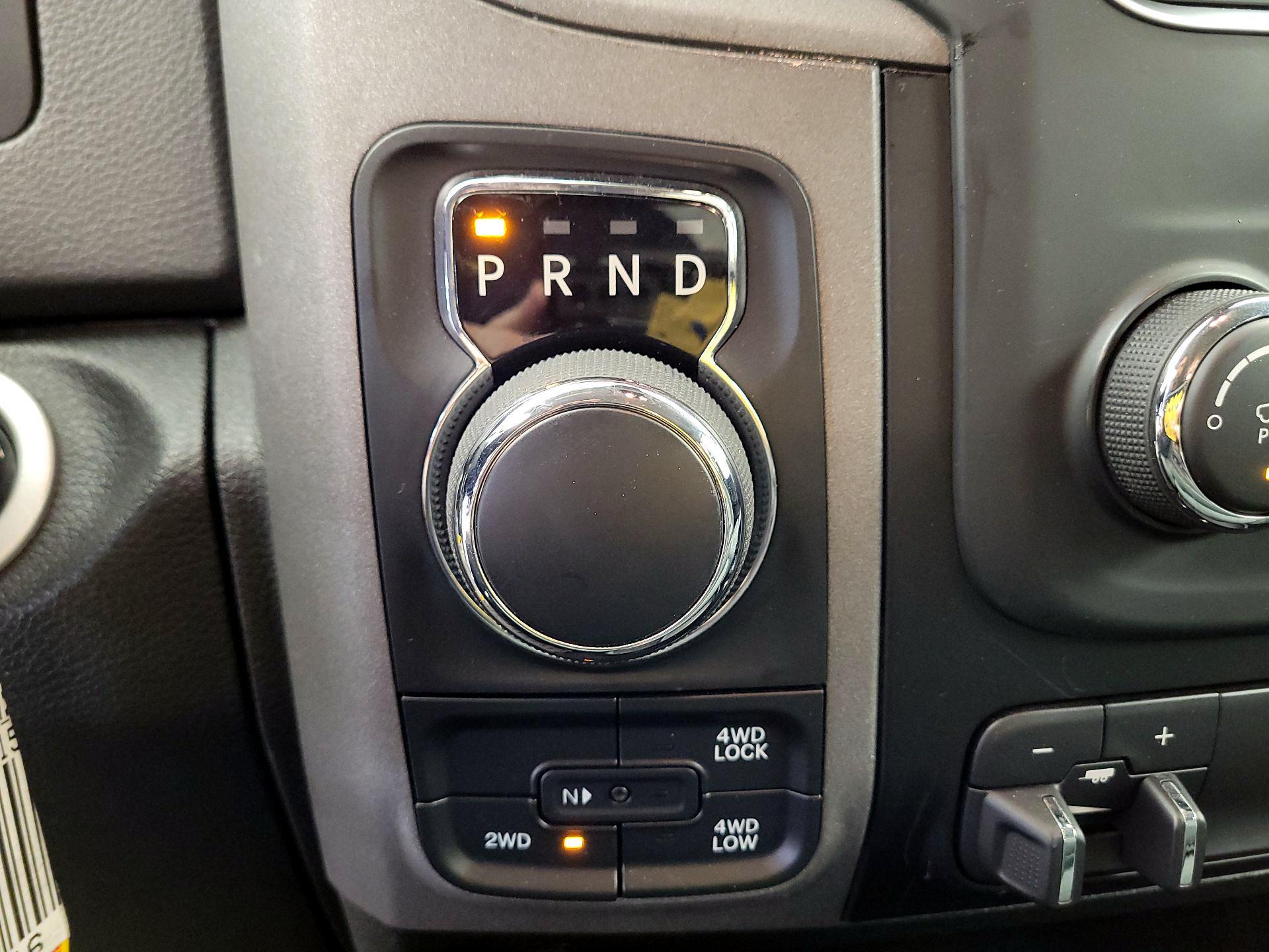 Thumbnail: 2020 RAM 1500 Classic - 15