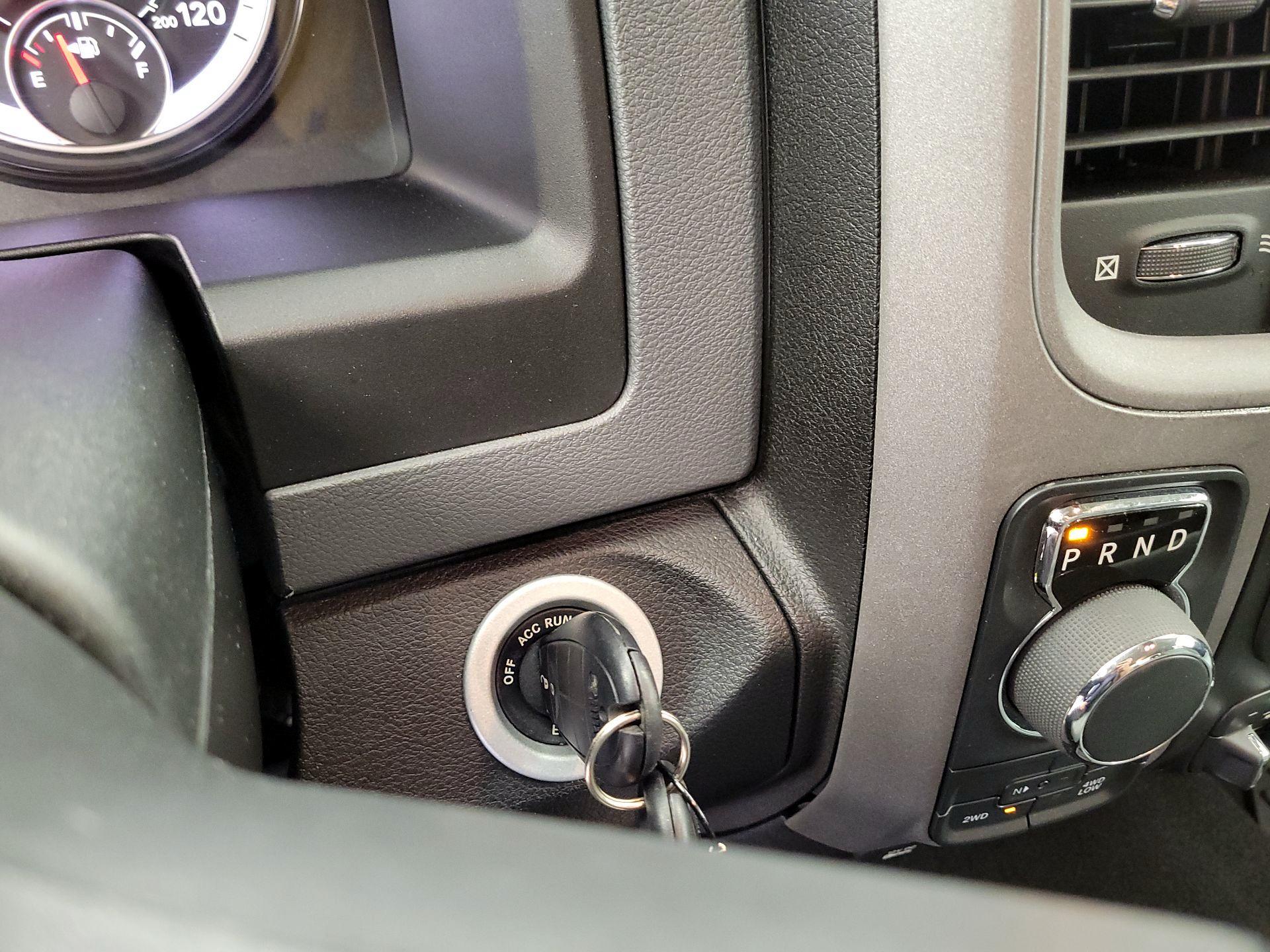 Thumbnail: 2020 RAM 1500 Classic - 18