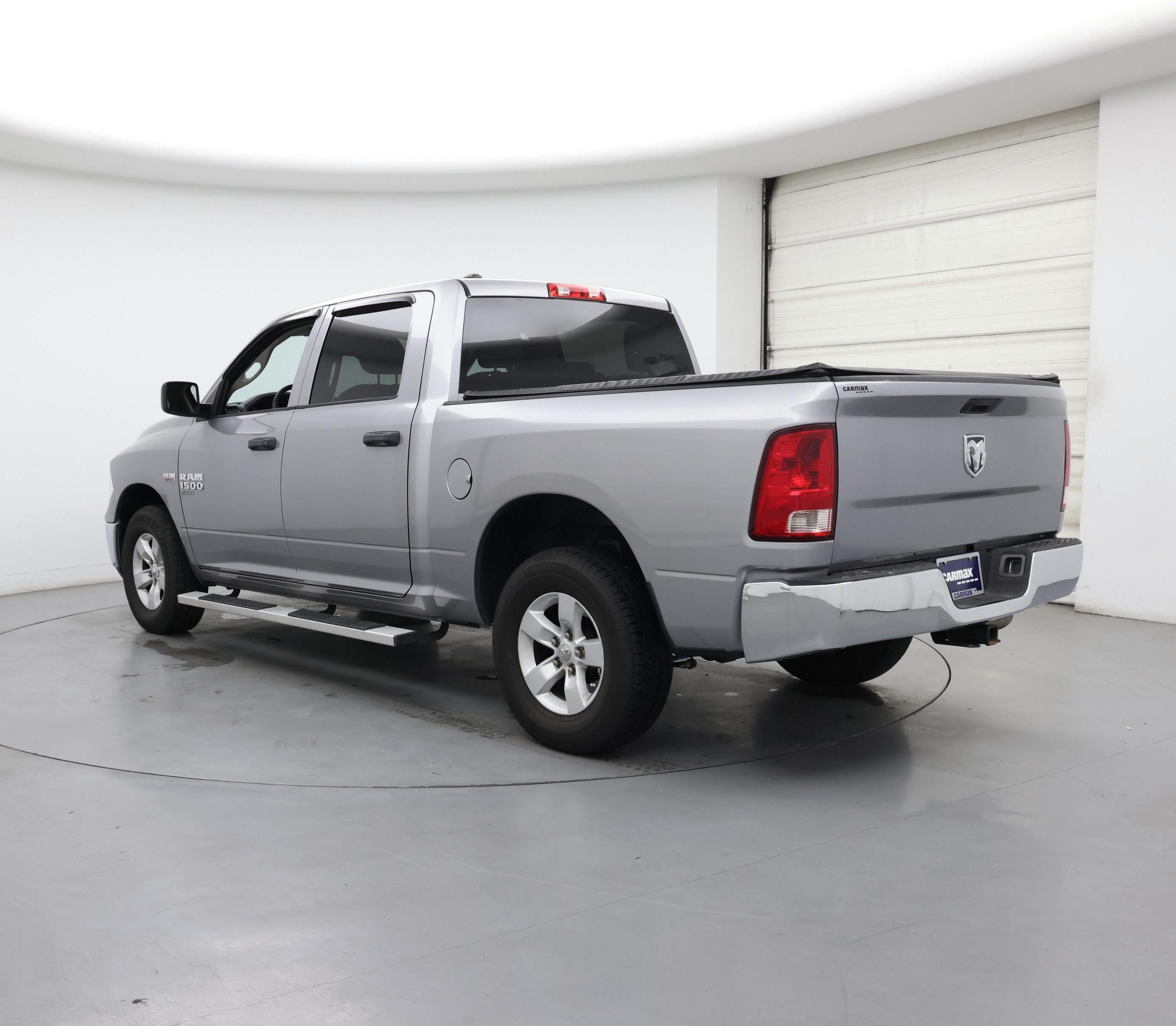 Thumbnail: 2020 RAM 1500 Classic - 2