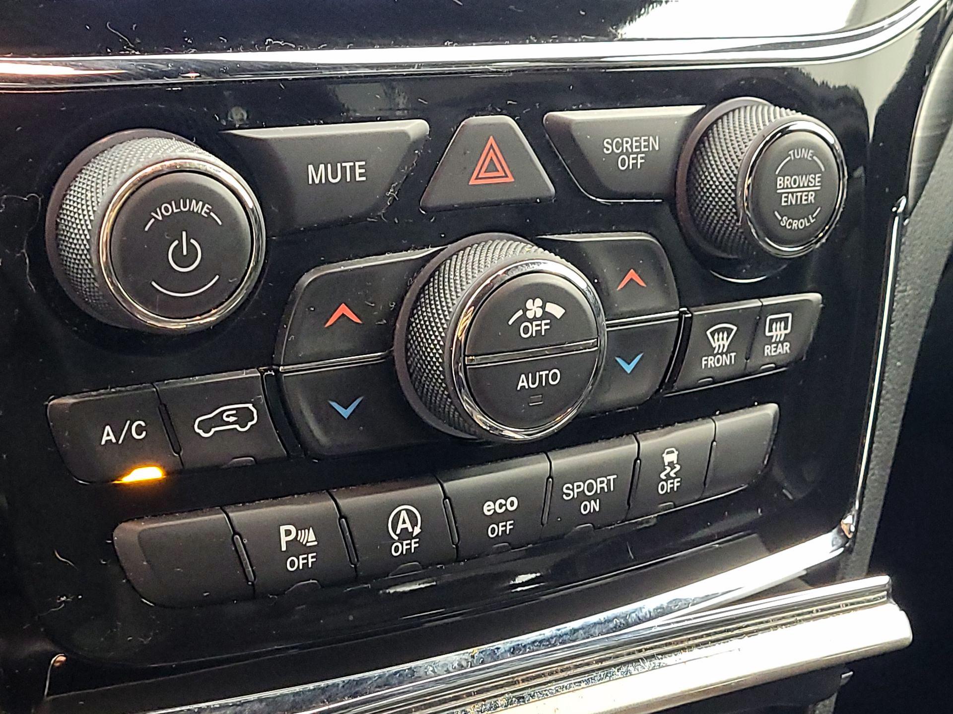 Thumbnail: 2021 Jeep Grand Cherokee - 16