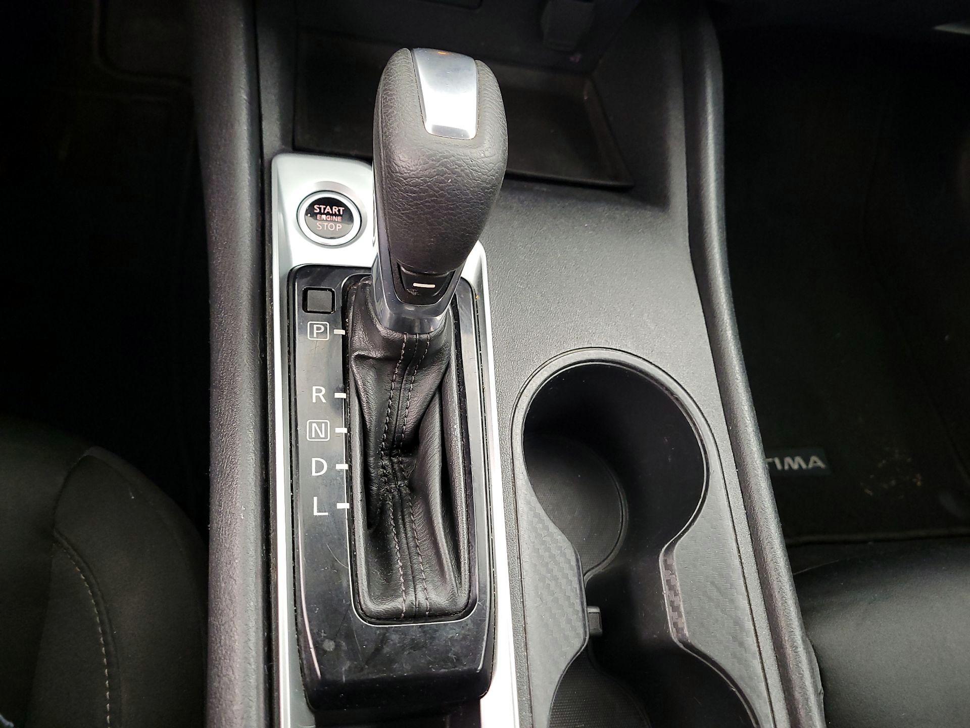 Thumbnail: 2019 Nissan Altima - 15