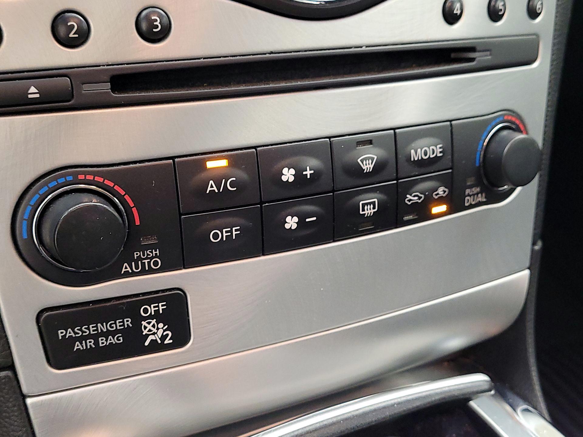 Thumbnail: 2015 INFINITI Q60 - 16