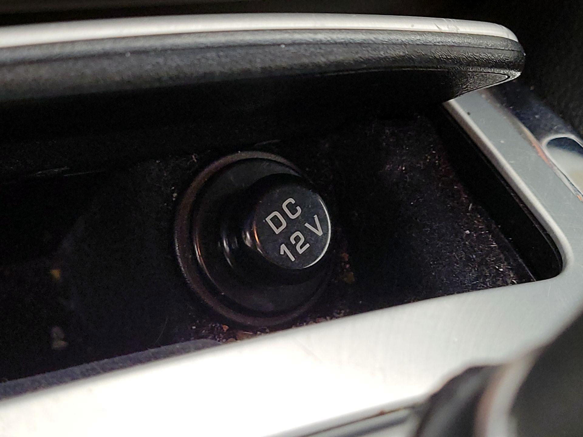 Thumbnail: 2015 INFINITI Q60 - 18