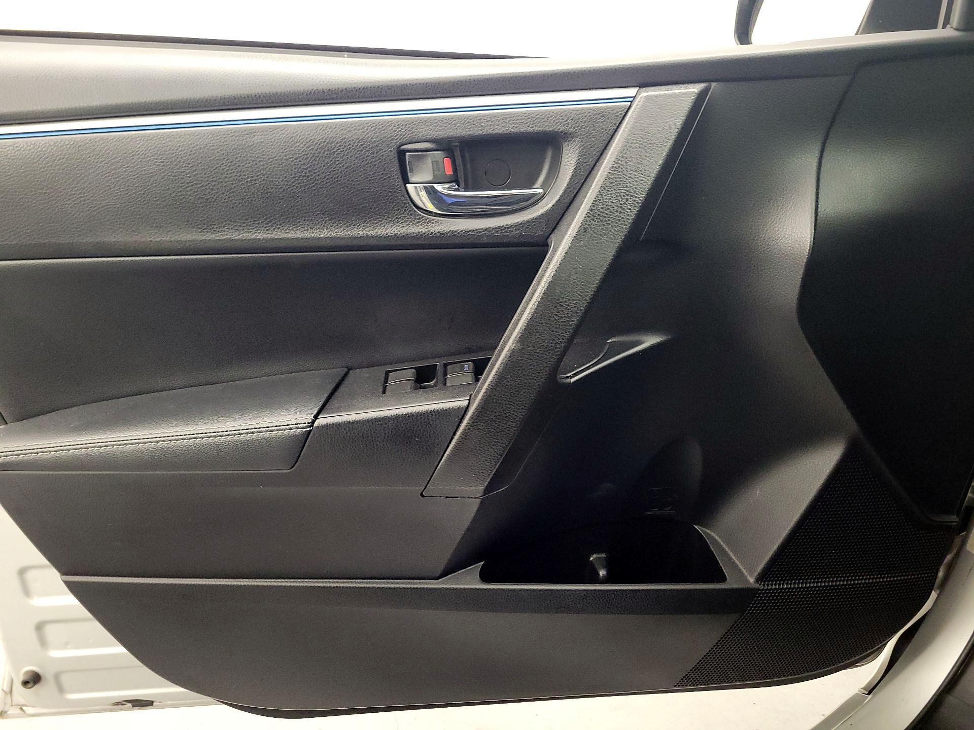 Thumbnail: 2016 Toyota Corolla - 12