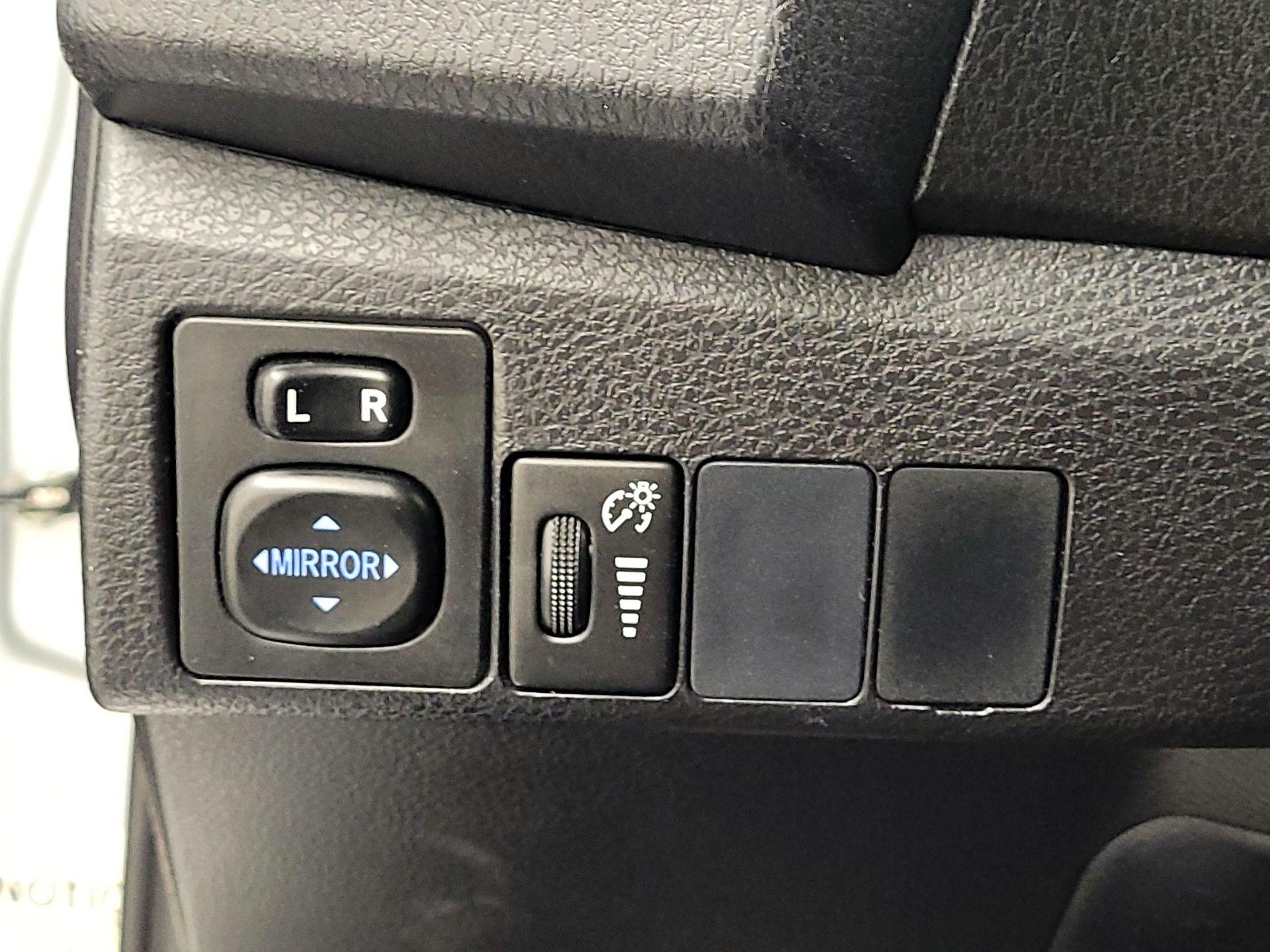 Thumbnail: 2016 Toyota Corolla - 13