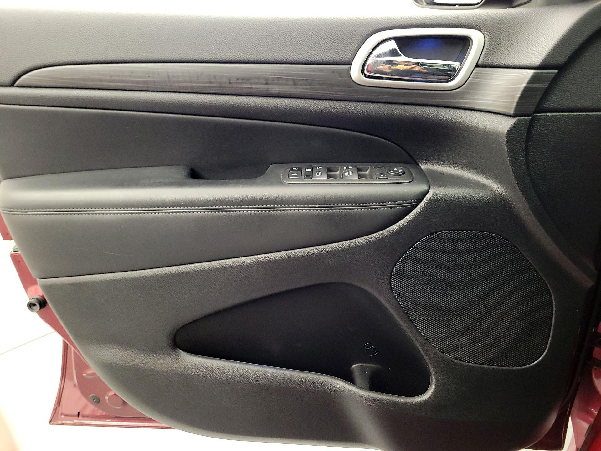 Thumbnail: 2022 Jeep Grand Cherokee - 12