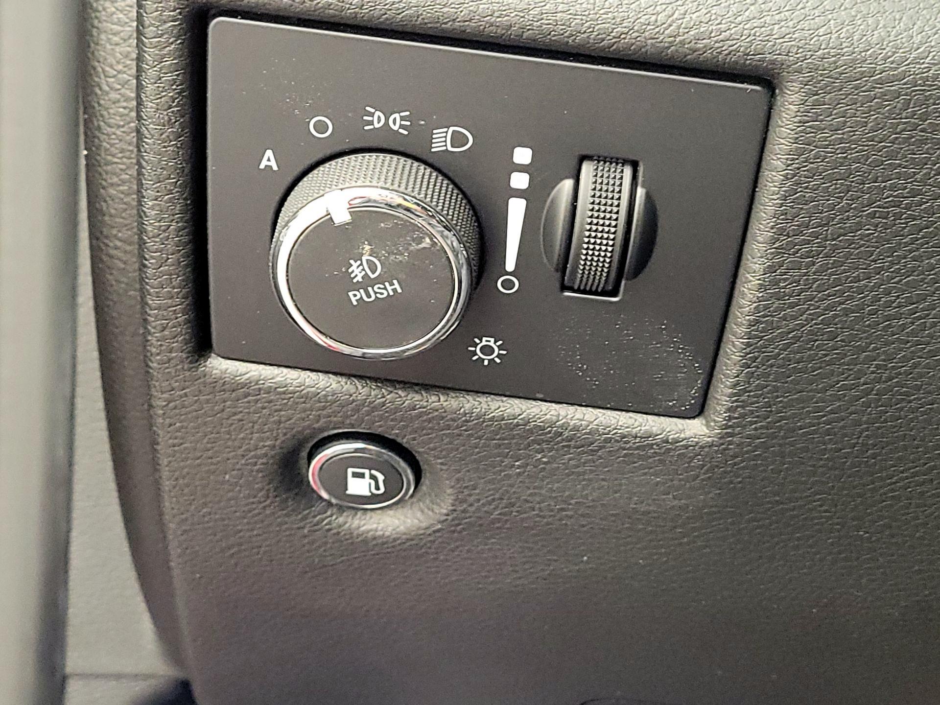 Thumbnail: 2022 Jeep Grand Cherokee - 13