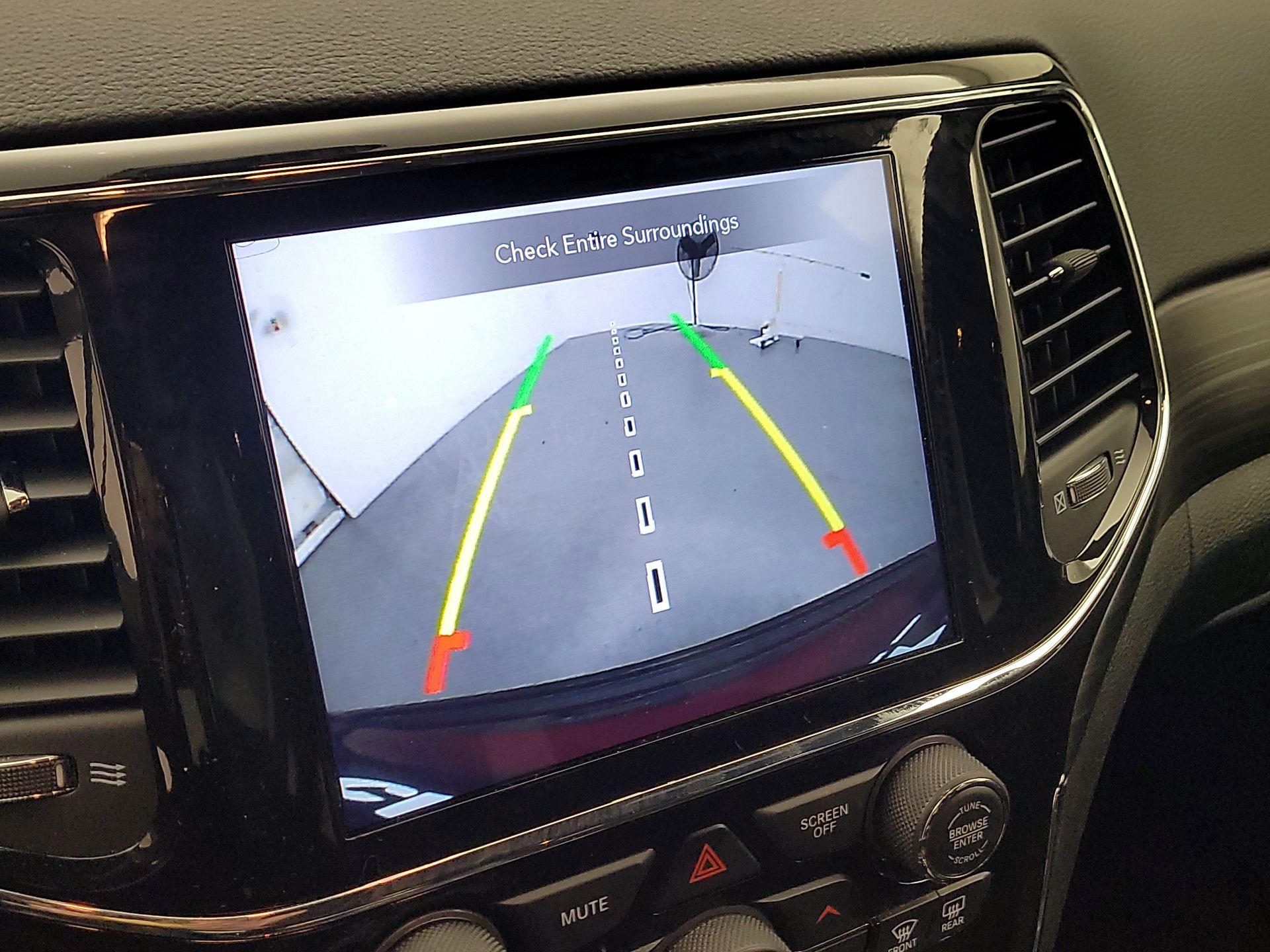 Thumbnail: 2022 Jeep Grand Cherokee - 14