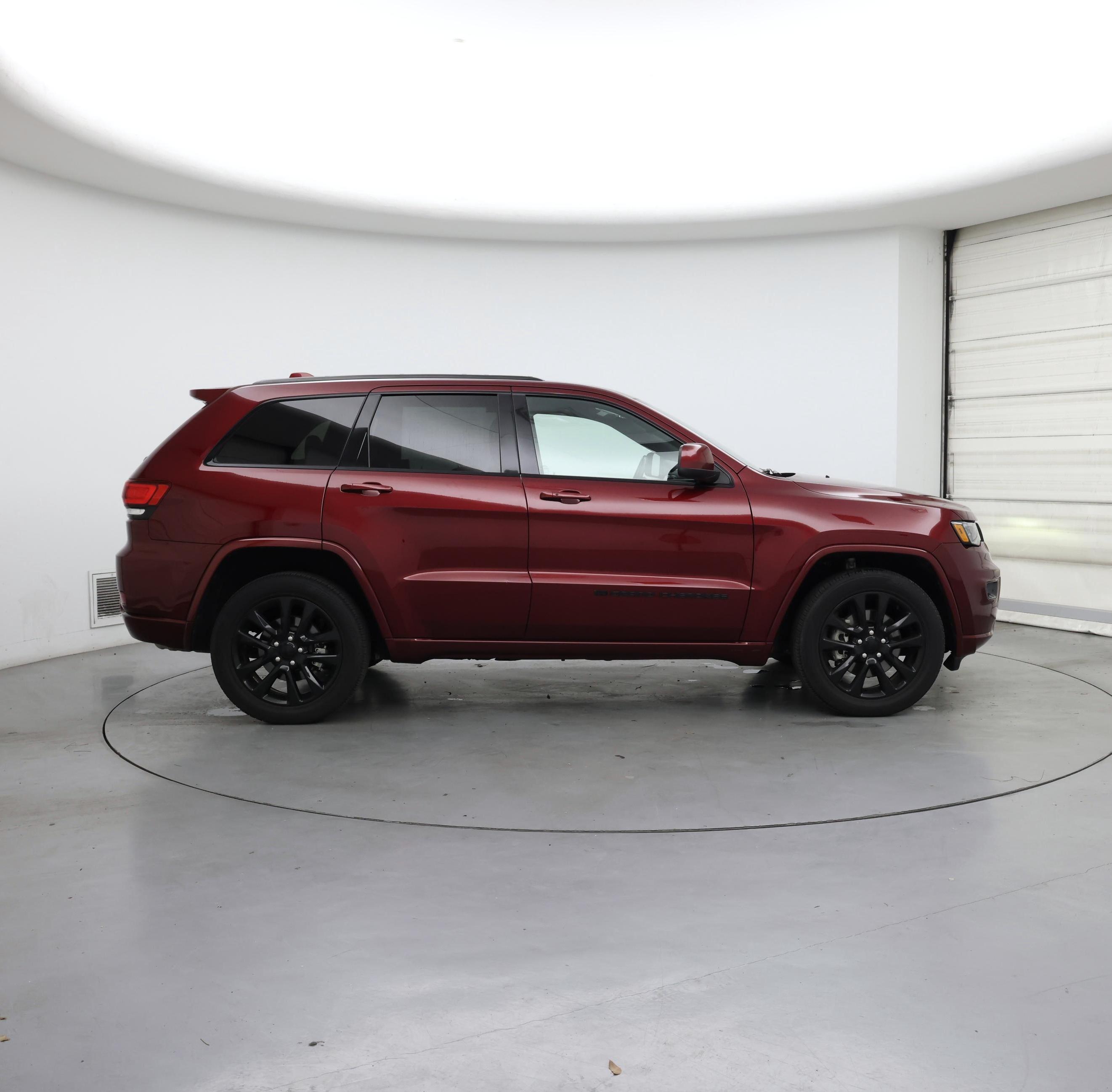 Thumbnail: 2022 Jeep Grand Cherokee - 7