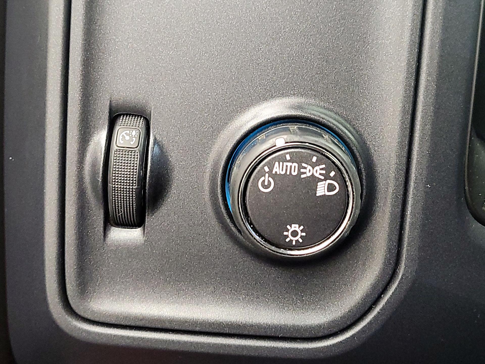 Thumbnail: 2014 Chevrolet Silverado 1500 - 13