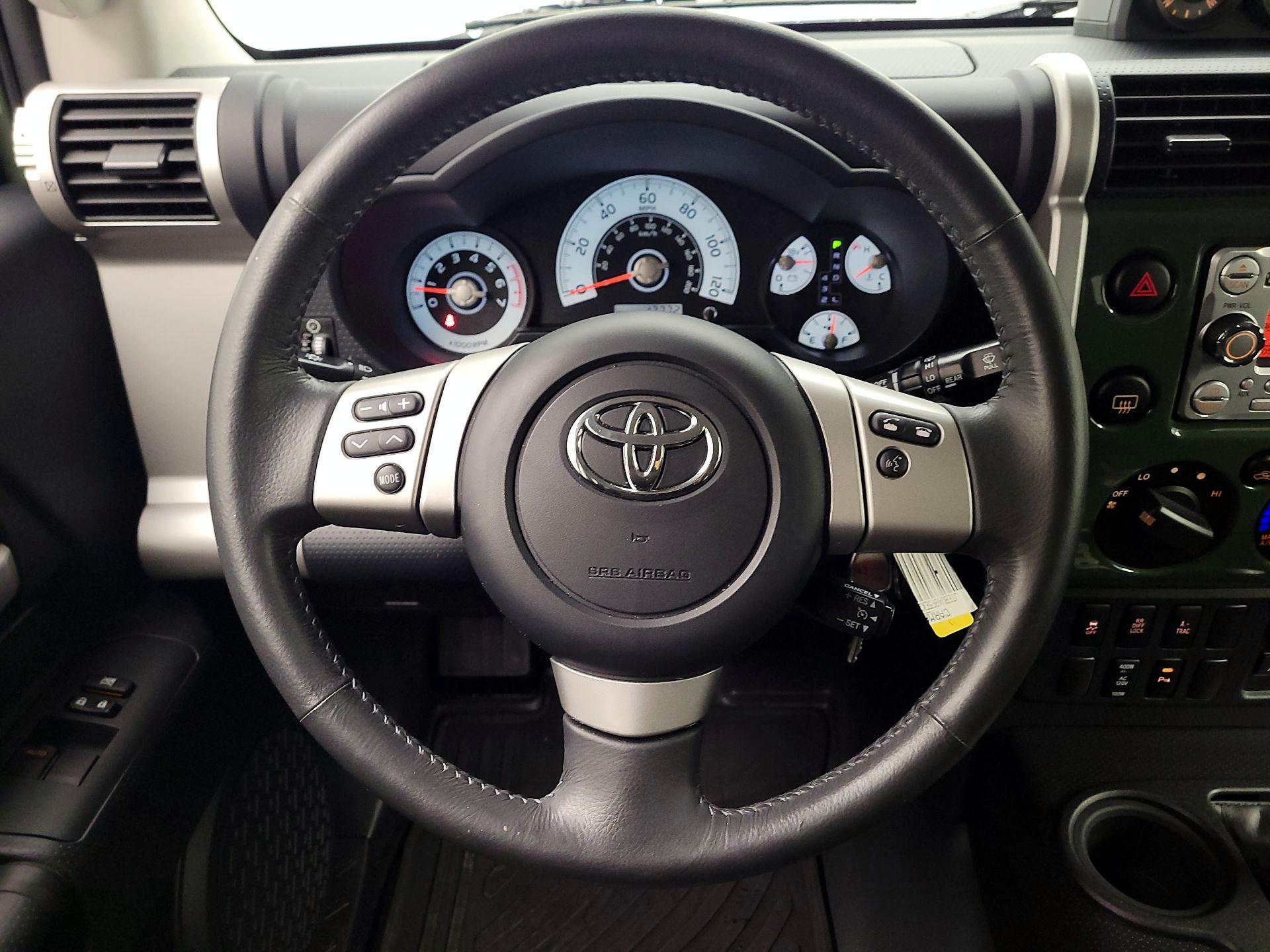 Thumbnail: 2014 Toyota FJ Cruiser - 10