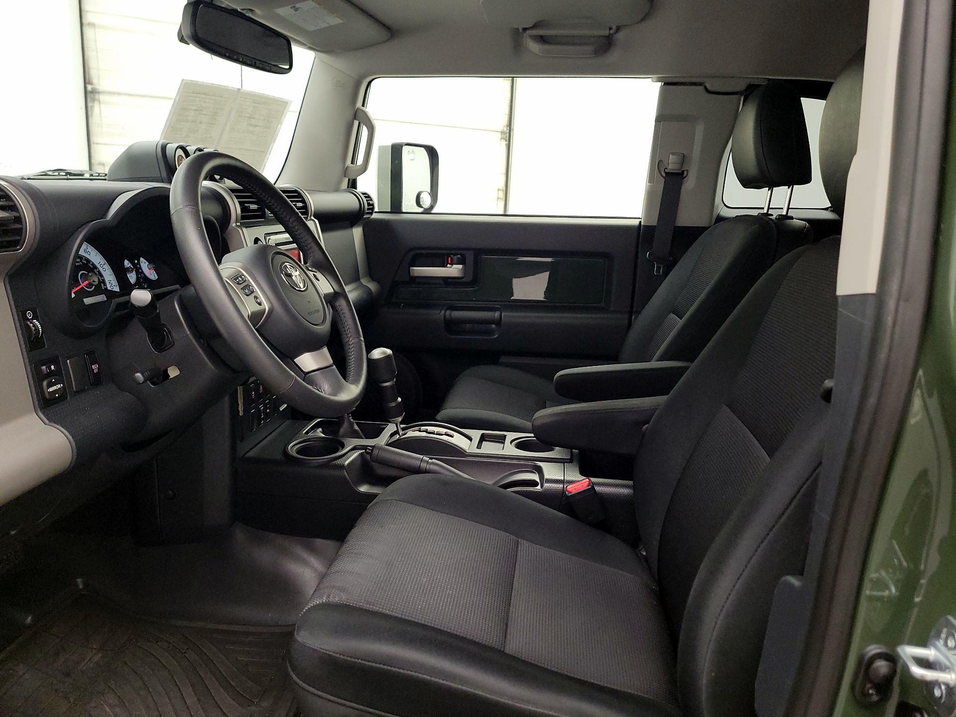 Thumbnail: 2014 Toyota FJ Cruiser - 11